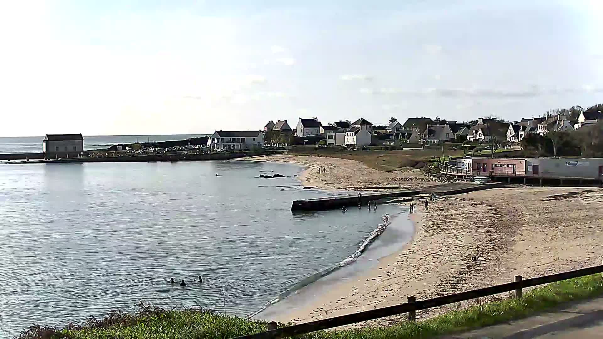 Audierne - Le Pouldu Plage de Trescadec Beach Live Cam - Quimper, Finistere, Bretagne, France