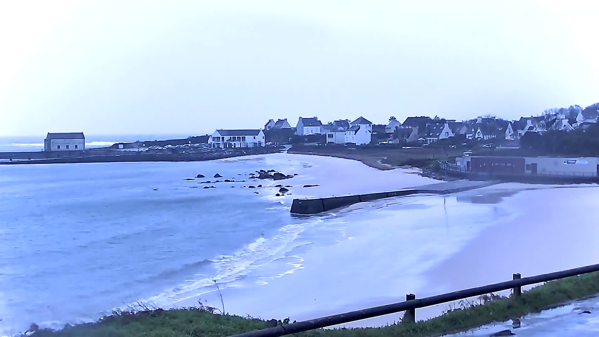 Audierne - Le Pouldu Plage de Trescadec Beach Live Cam - Quimper, Finistere, Bretagne, France