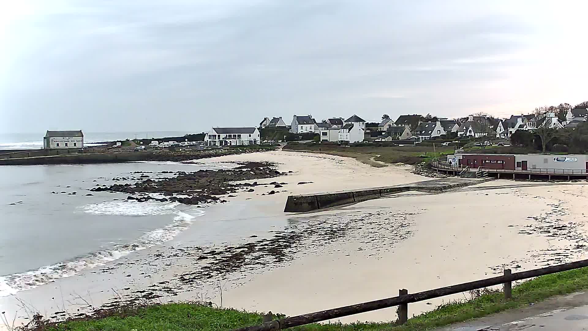 Audierne - Le Pouldu Plage de Trescadec Beach Live Cam - Quimper, Finistere, Bretagne, France