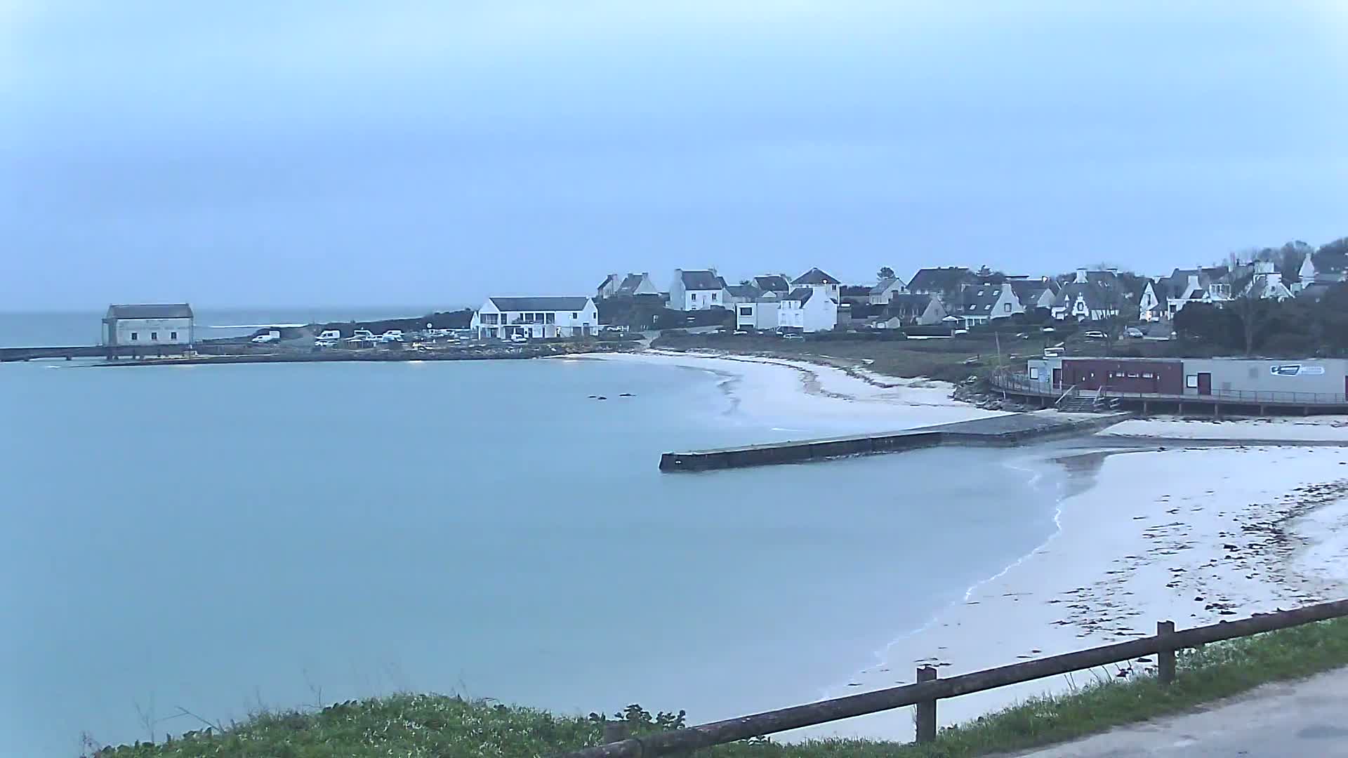 Audierne - Le Pouldu Plage de Trescadec Beach Live Cam - Quimper, Finistere, Bretagne, France