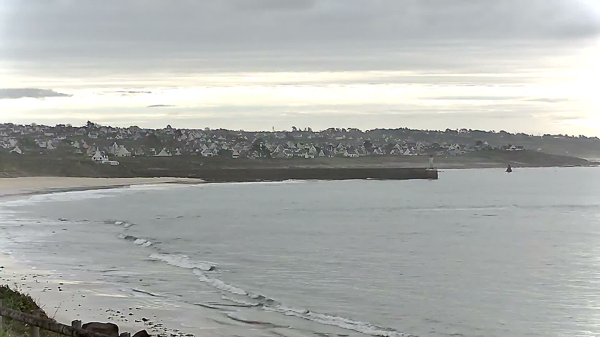 Audierne - Le Pouldu Plage de Trescadec Beach Live Cam - Quimper, Finistere, Bretagne, France