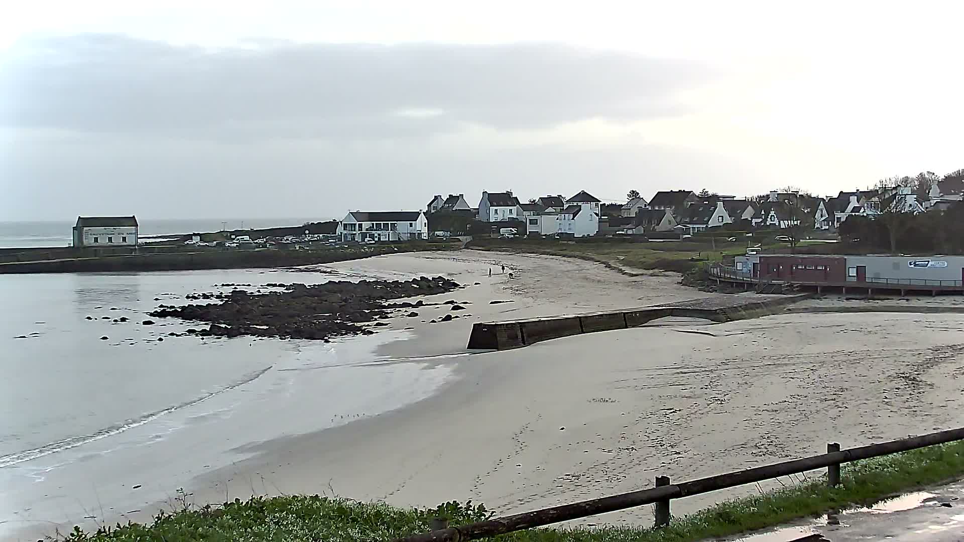 Audierne - Le Pouldu Plage de Trescadec Beach Live Cam - Quimper, Finistere, Bretagne, France