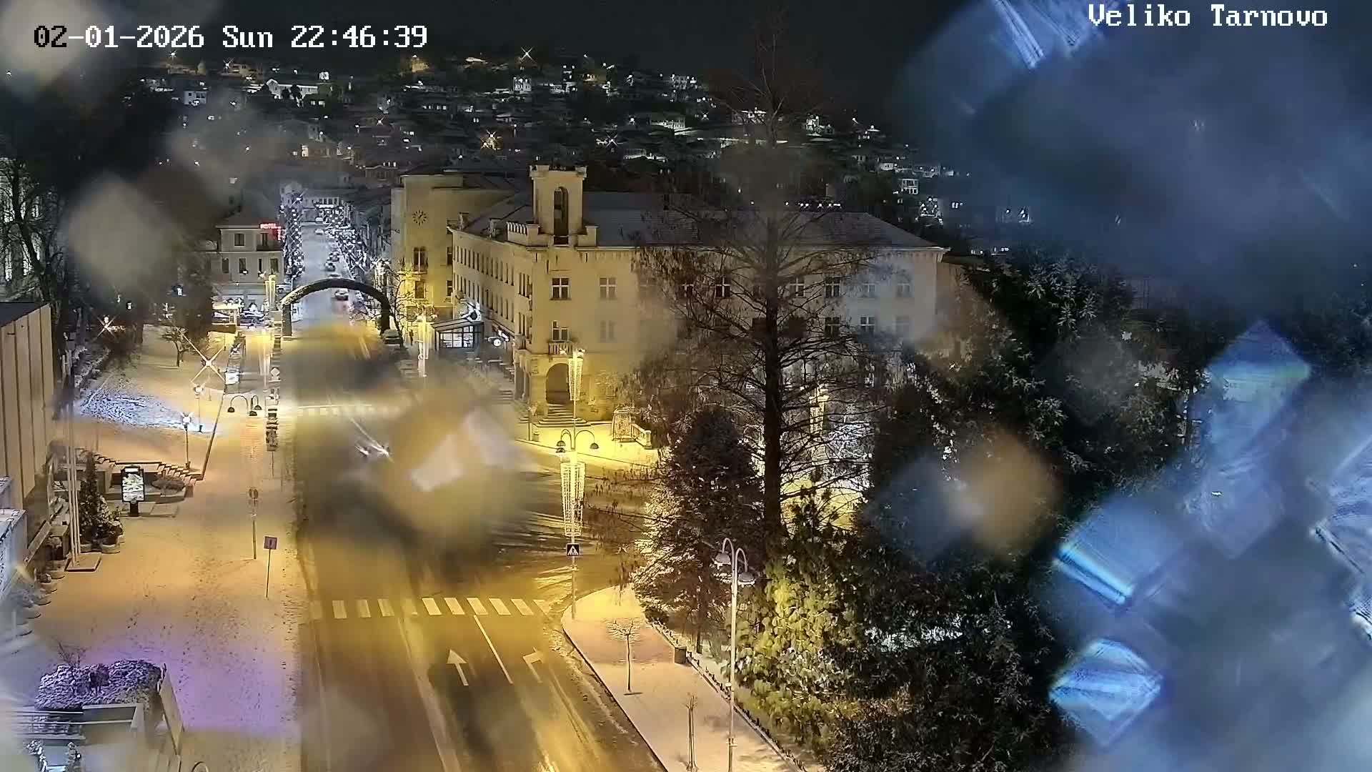 Tarnovo Center ( Търново Център, ул. Улица Христо Ботев / Разклон ул. Васил Левски, Велико Търново) Ulitsa Hristo Botev Street /Vasil Levski Street Junction, Veliko Tarnovo Live Cam - Veliko Tarnovo Center, Obshtina Veliko Tarnovo, Veliko Tarnovo, Bulgaria