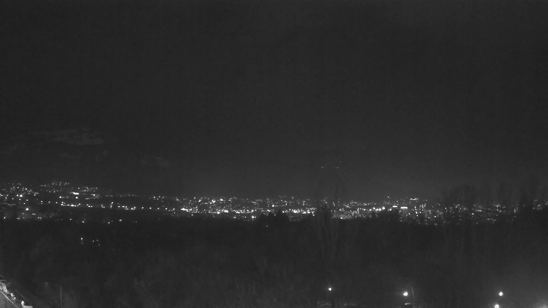 Sofia ( Sofia Skyline от Факултета, София ) Skyline from Fakulteta, Sofia Live Cam - Fakulteta, Sofia,  Bulgaria