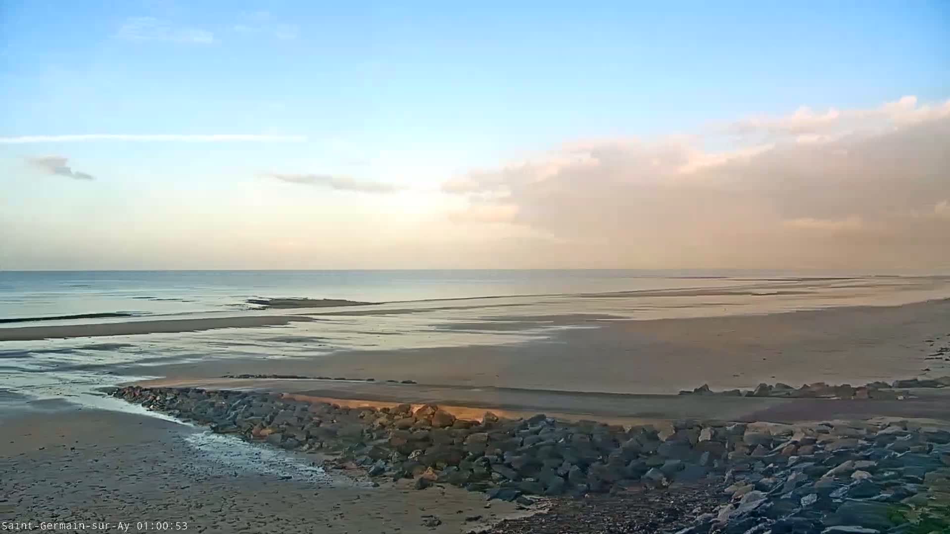 Plage de Saint-Germain-sur-Ay Beach Live Cam - Coutances, Manche, Normandie, France