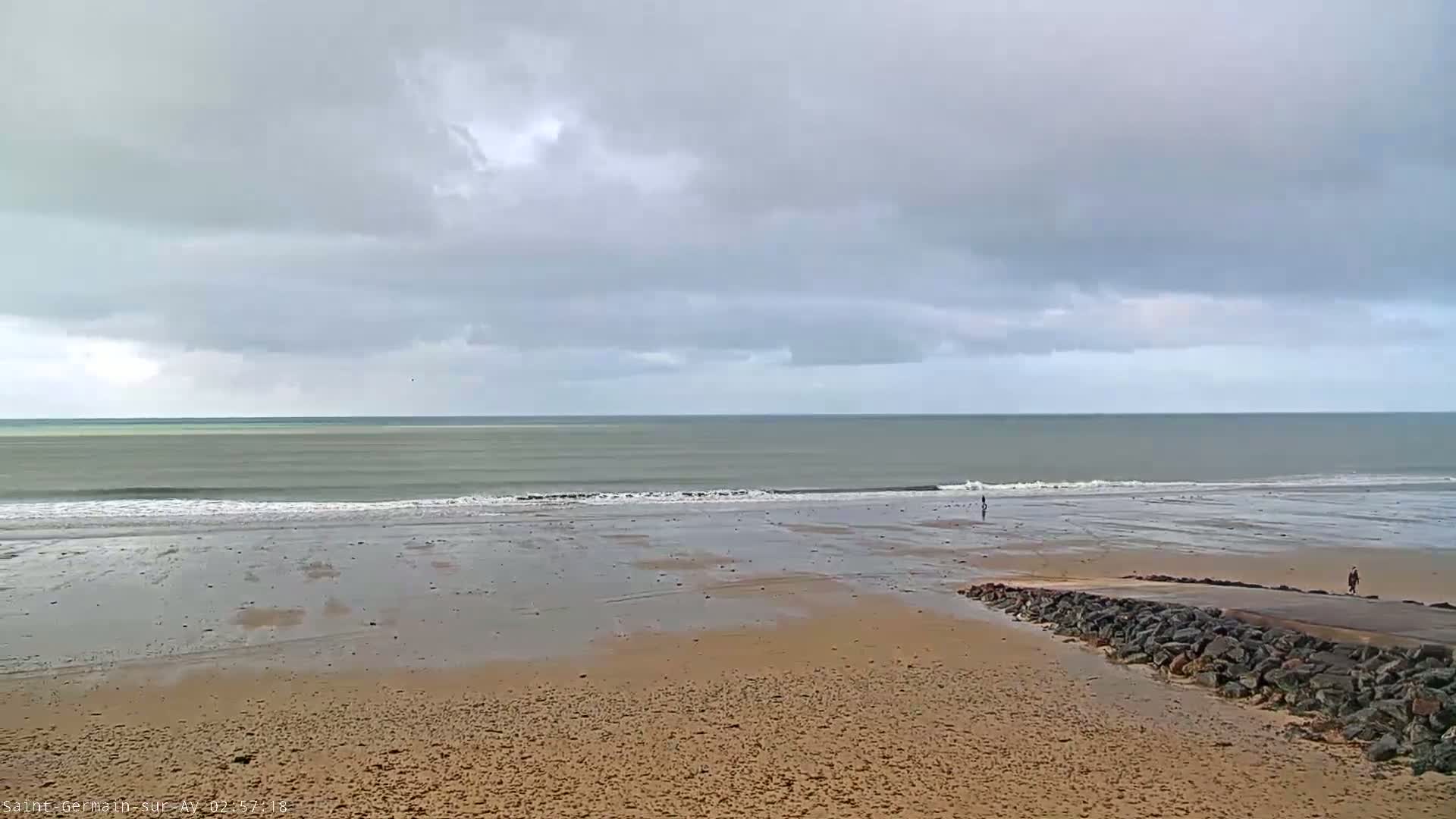 Plage de Saint-Germain-sur-Ay Beach Live Cam - Coutances, Manche, Normandie, France