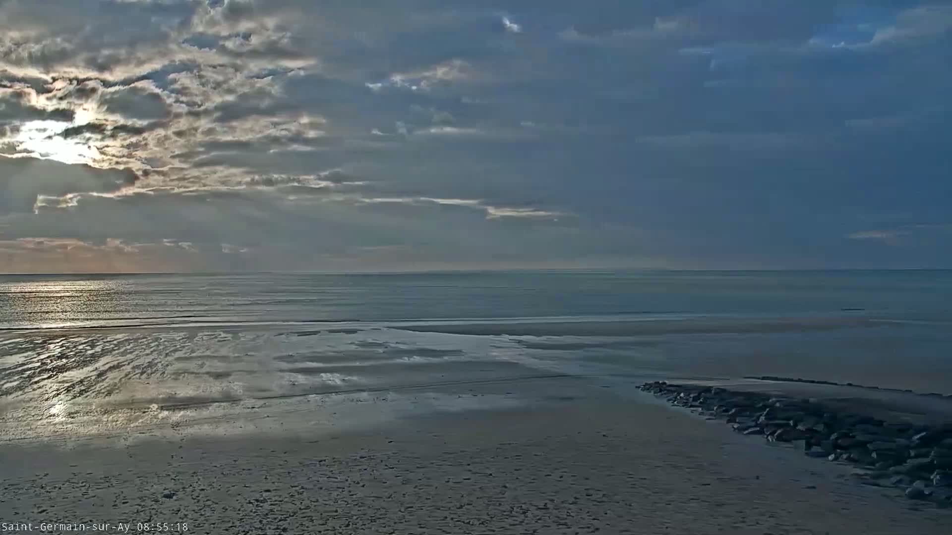 Plage de Saint-Germain-sur-Ay Beach Live Cam - Coutances, Manche, Normandie, France