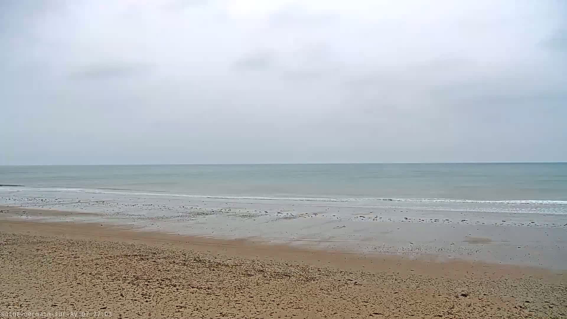 Plage de Saint-Germain-sur-Ay Beach Live Cam - Coutances, Manche, Normandie, France
