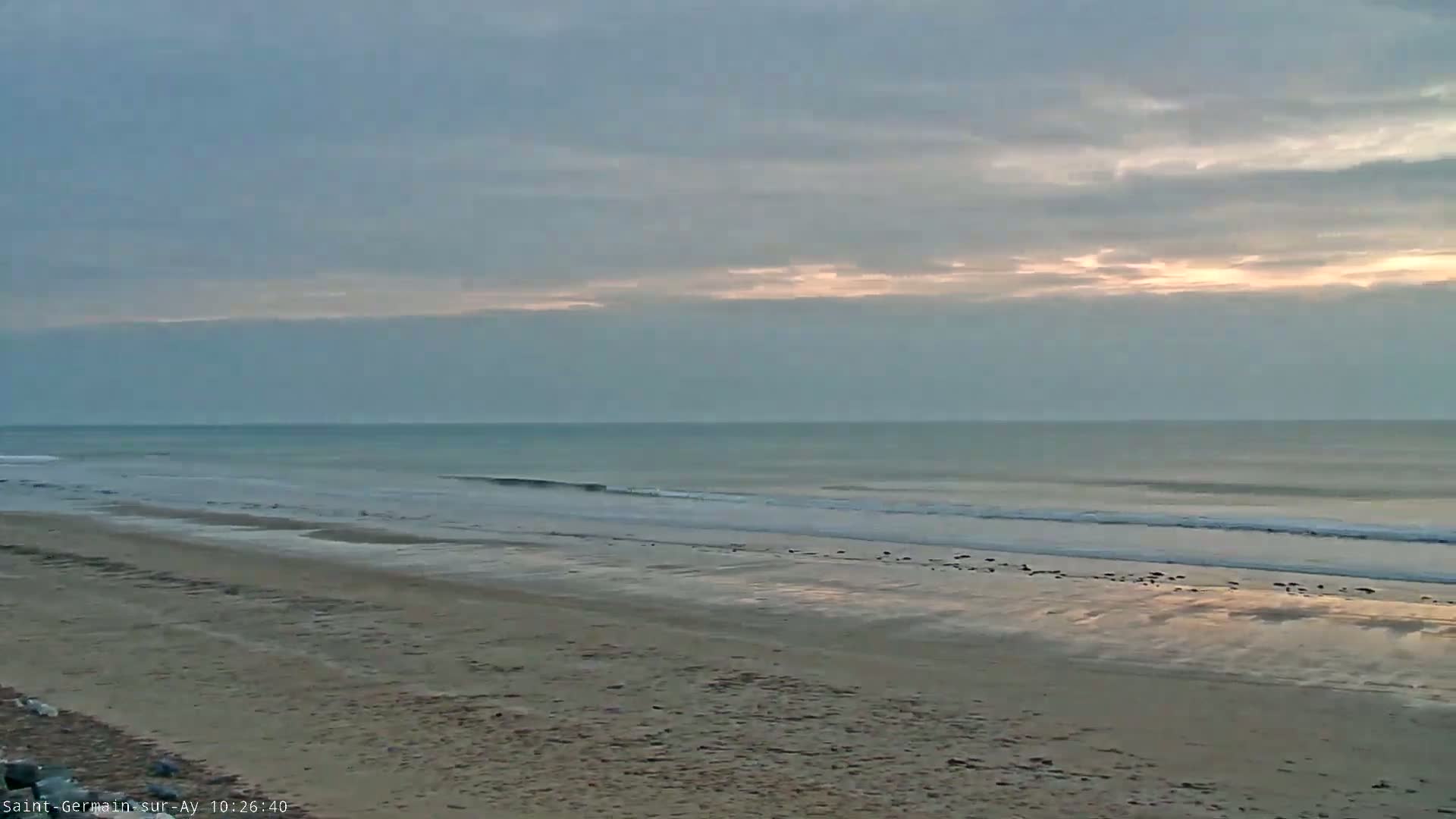 Plage de Saint-Germain-sur-Ay Beach Live Cam - Coutances, Manche, Normandie, France