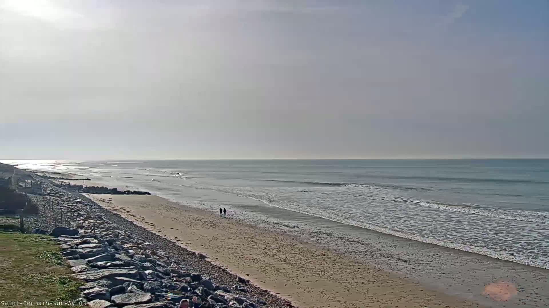 Plage de Saint-Germain-sur-Ay Beach Live Cam - Coutances, Manche, Normandie, France