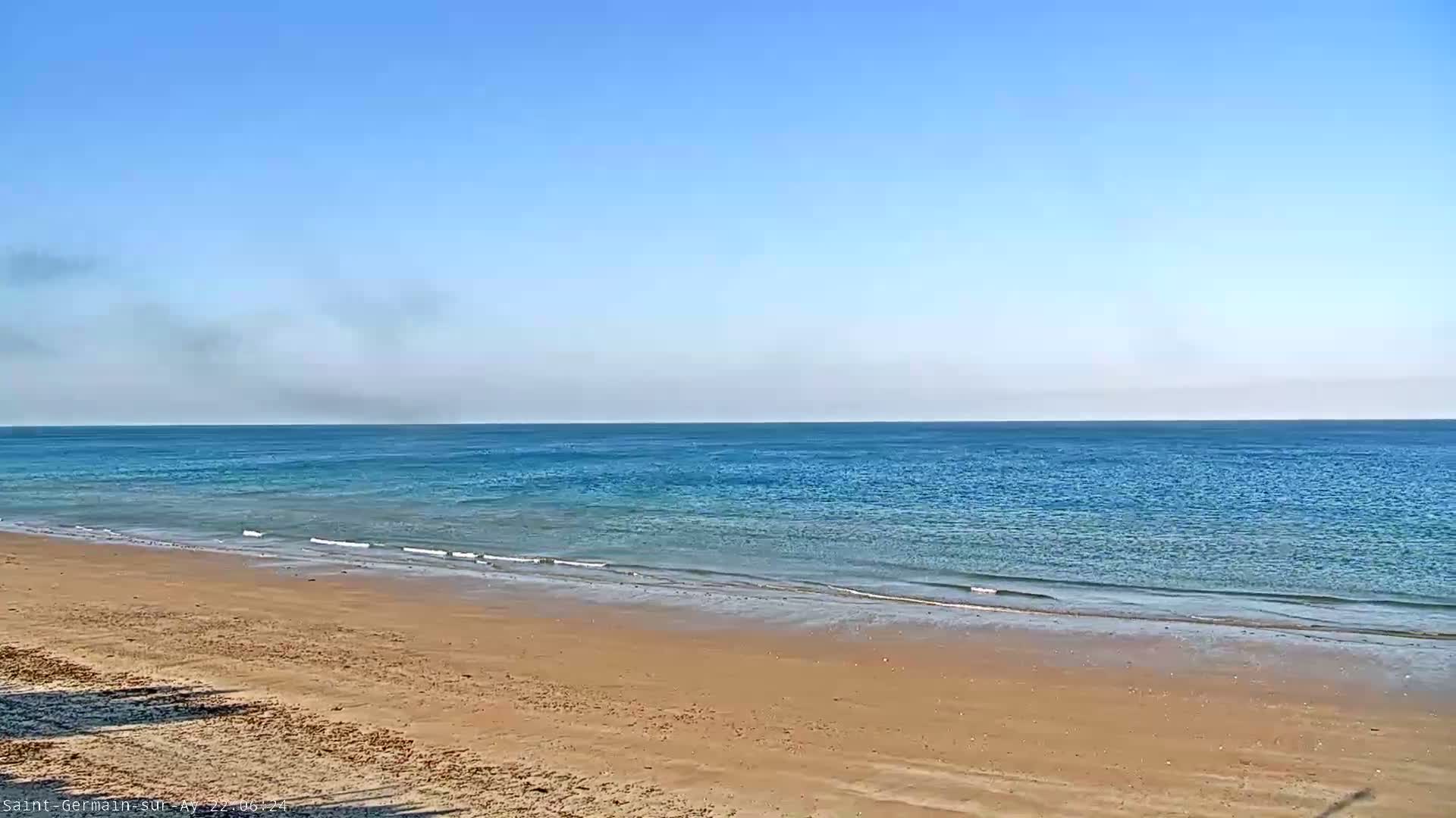 Plage de Saint-Germain-sur-Ay Beach Live Cam - Coutances, Manche, Normandie, France