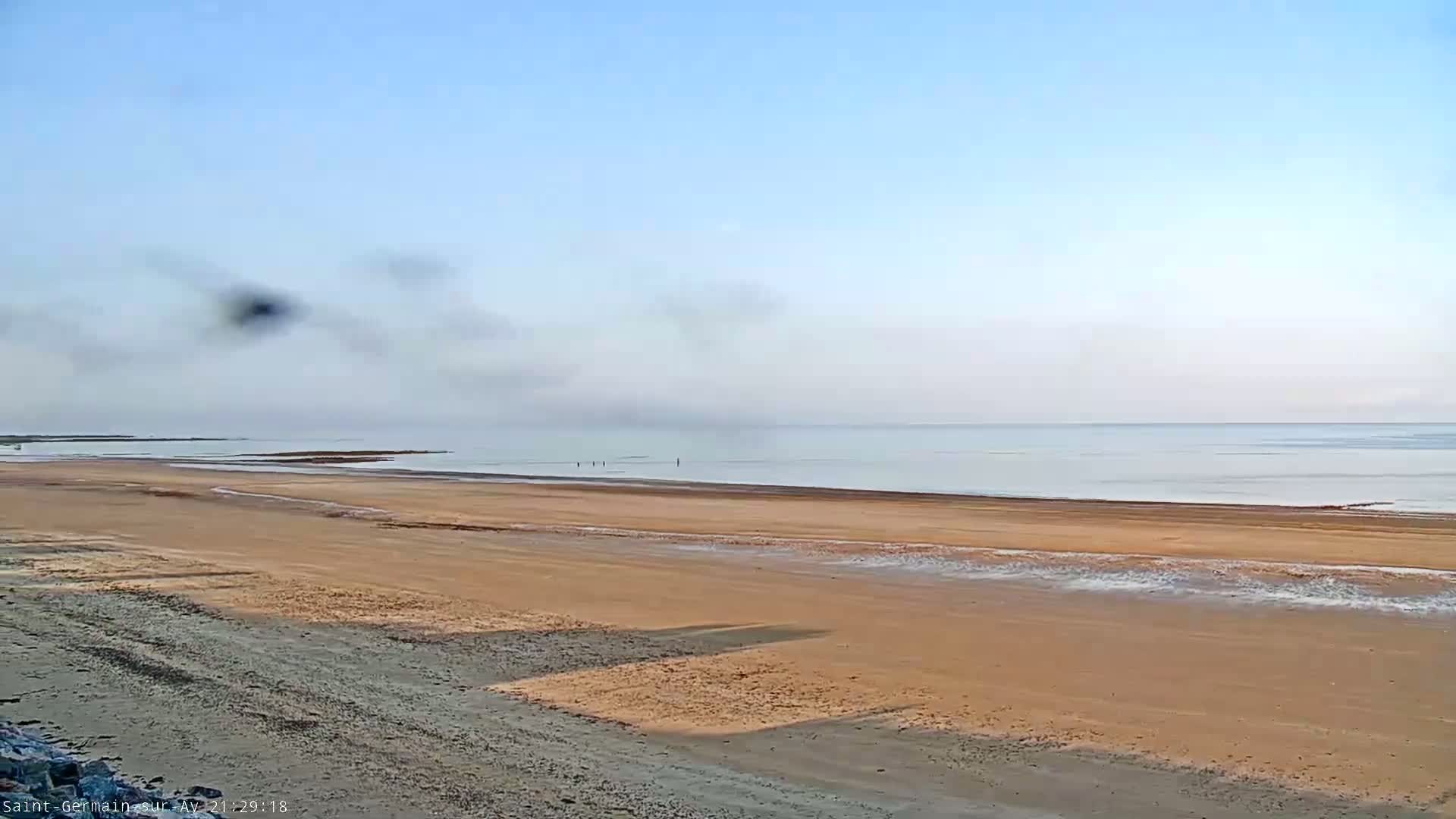 Plage de Saint-Germain-sur-Ay Beach Live Cam - Coutances, Manche, Normandie, France