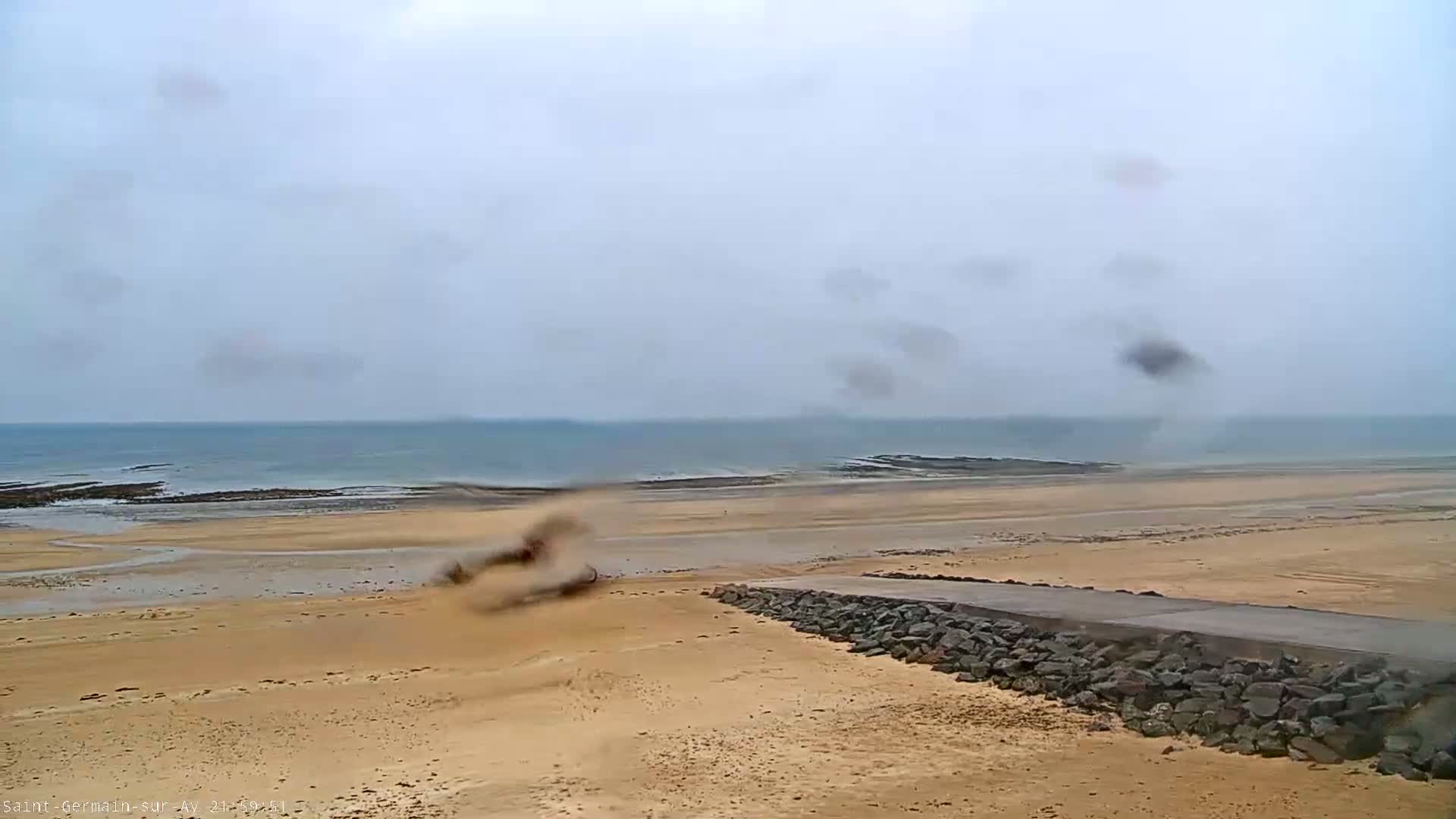 Plage de Saint-Germain-sur-Ay Beach Live Cam - Coutances, Manche, Normandie, France