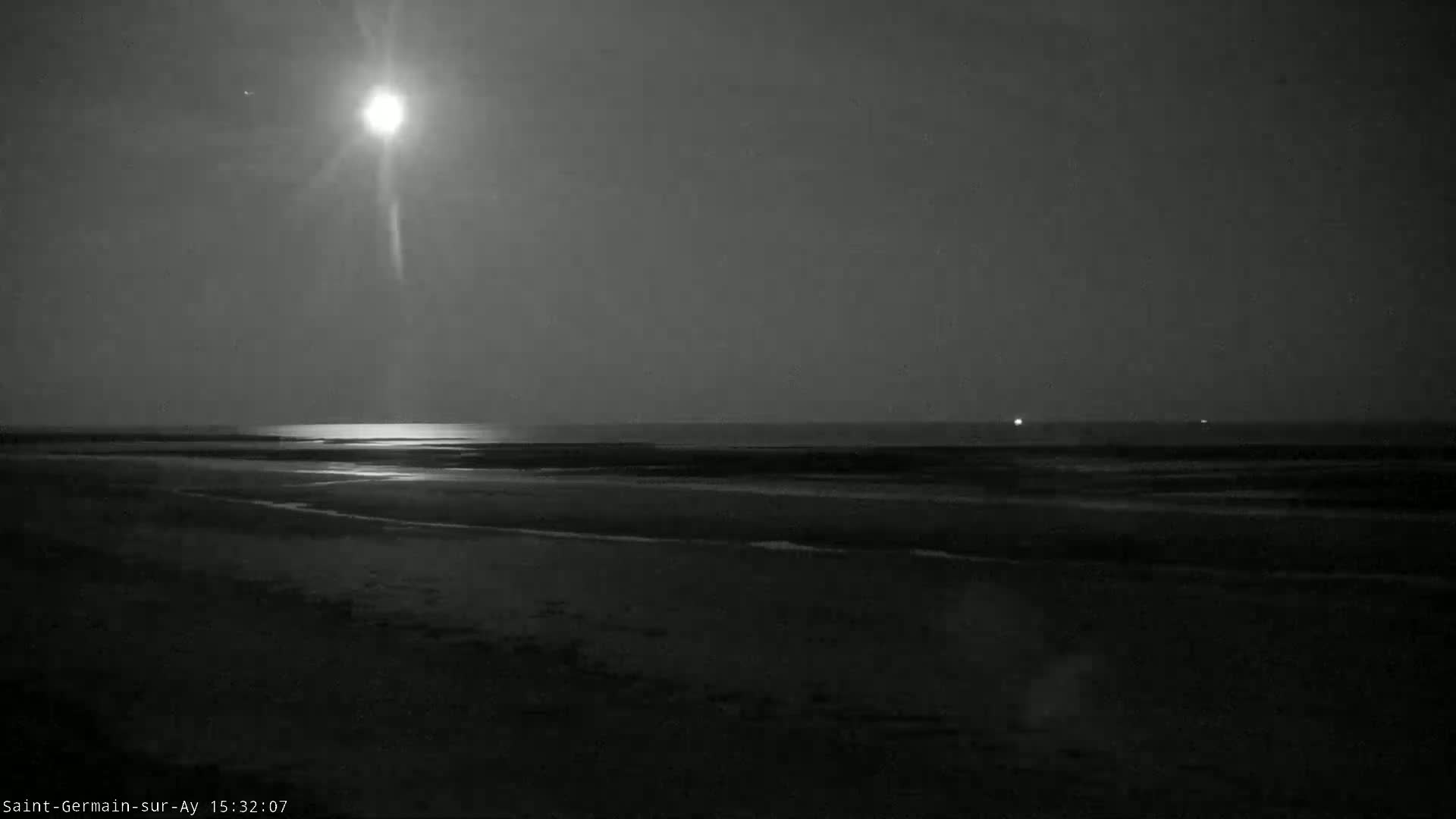 Plage de Saint-Germain-sur-Ay Beach Live Cam - Coutances, Manche, Normandie, France