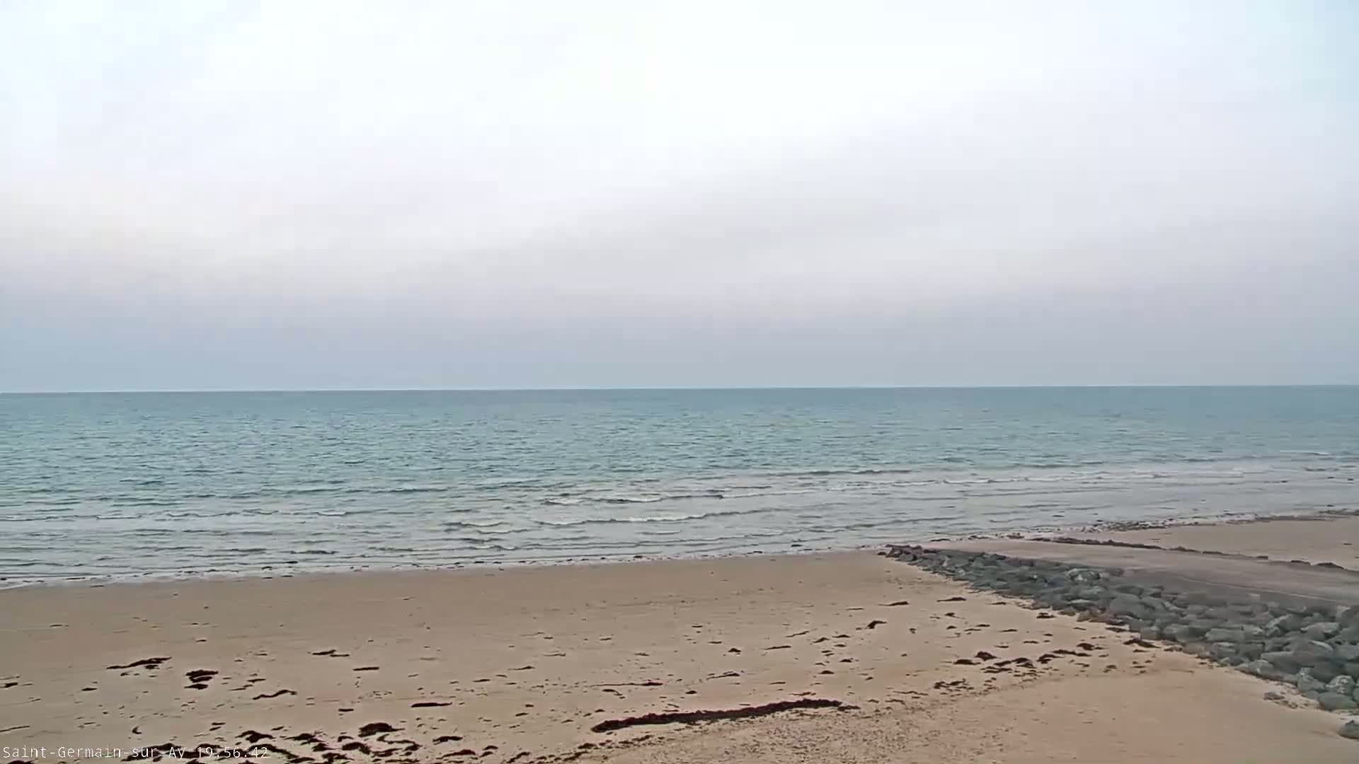 Plage de Saint-Germain-sur-Ay Beach Live Cam - Coutances, Manche, Normandie, France