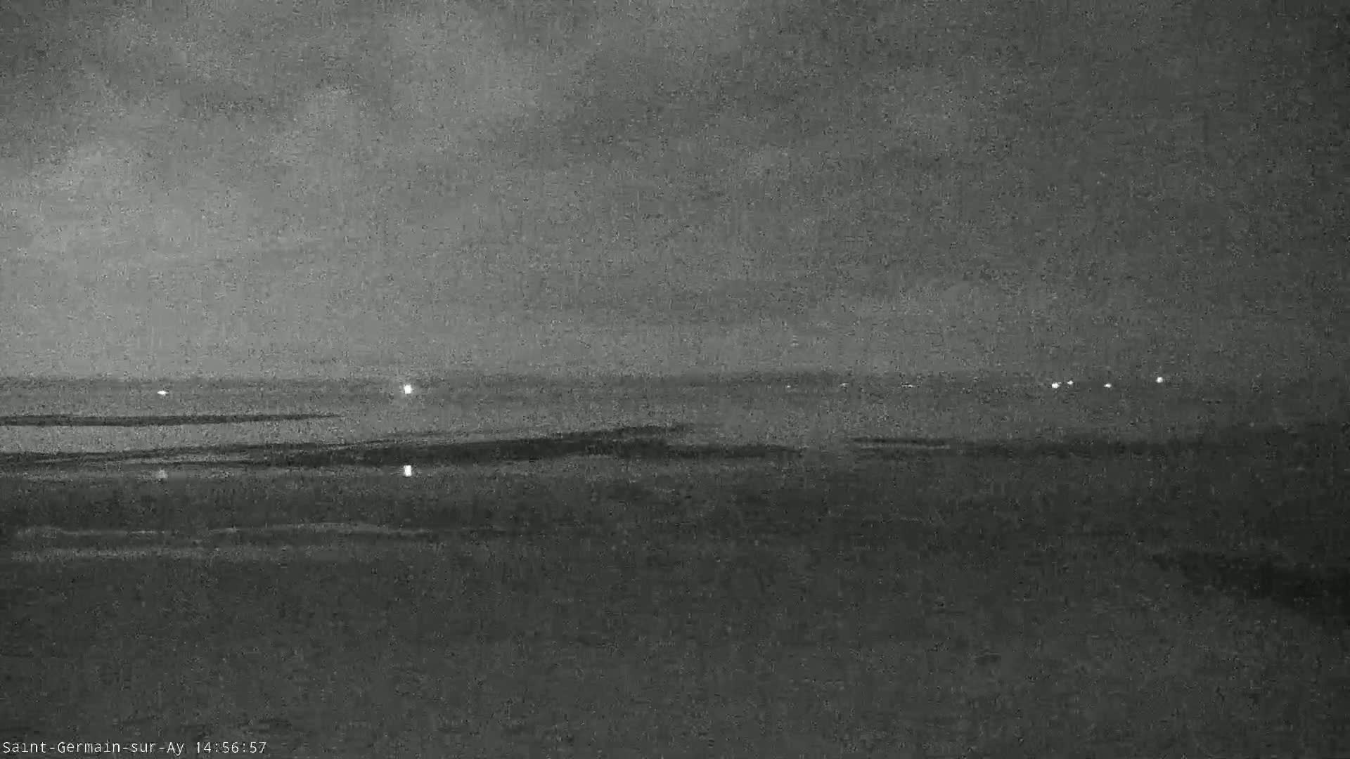 Plage de Saint-Germain-sur-Ay Beach Live Cam - Coutances, Manche, Normandie, France