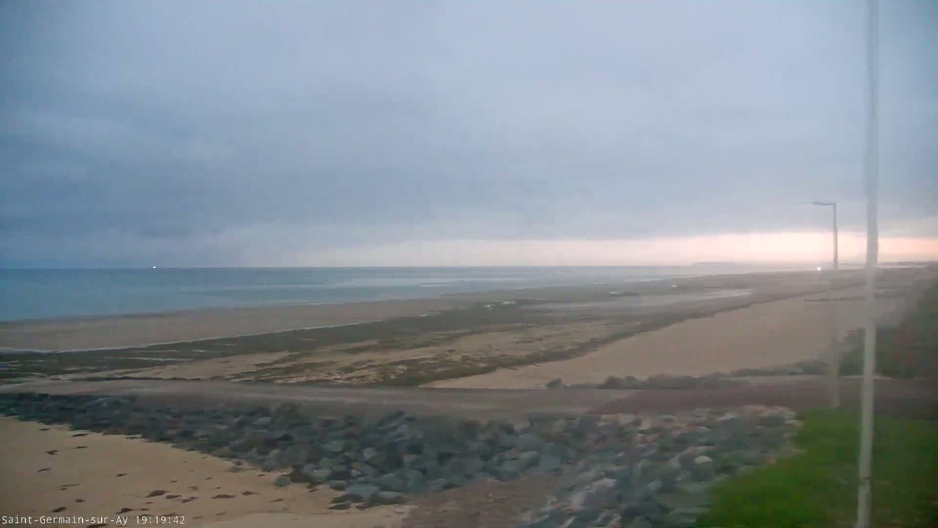 Plage de Saint-Germain-sur-Ay Beach Live Cam - Coutances, Manche, Normandie, France