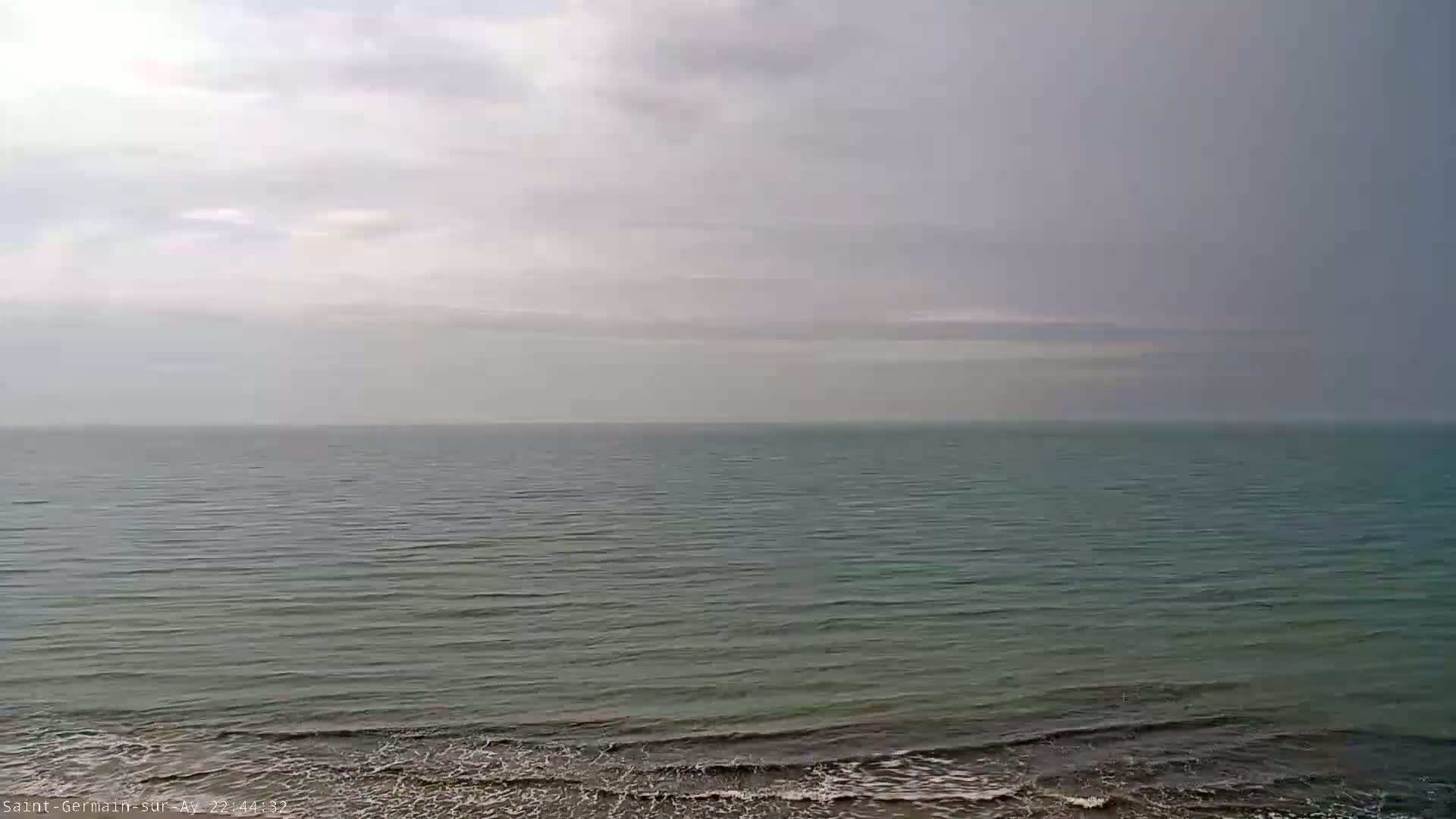 Plage de Saint-Germain-sur-Ay Beach Live Cam - Coutances, Manche, Normandie, France