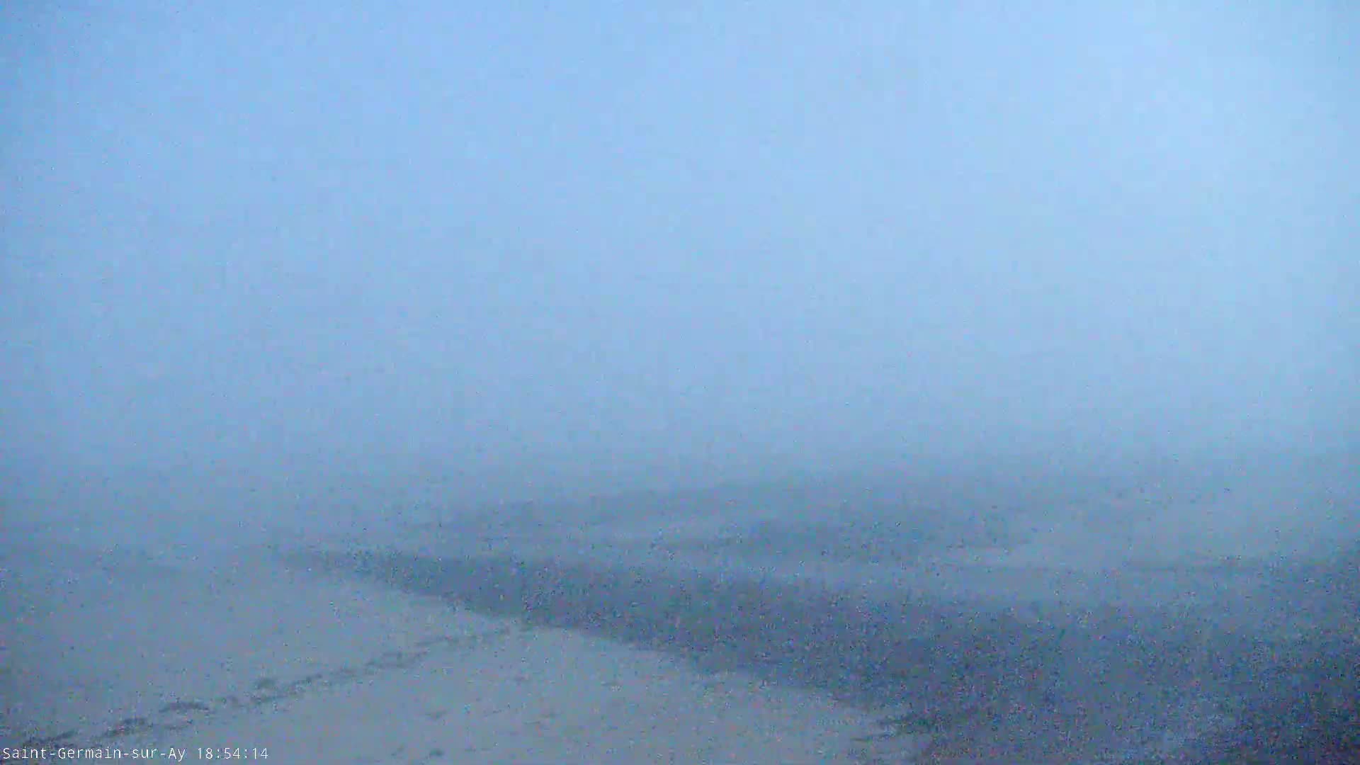 Plage de Saint-Germain-sur-Ay Beach Live Cam - Coutances, Manche, Normandie, France