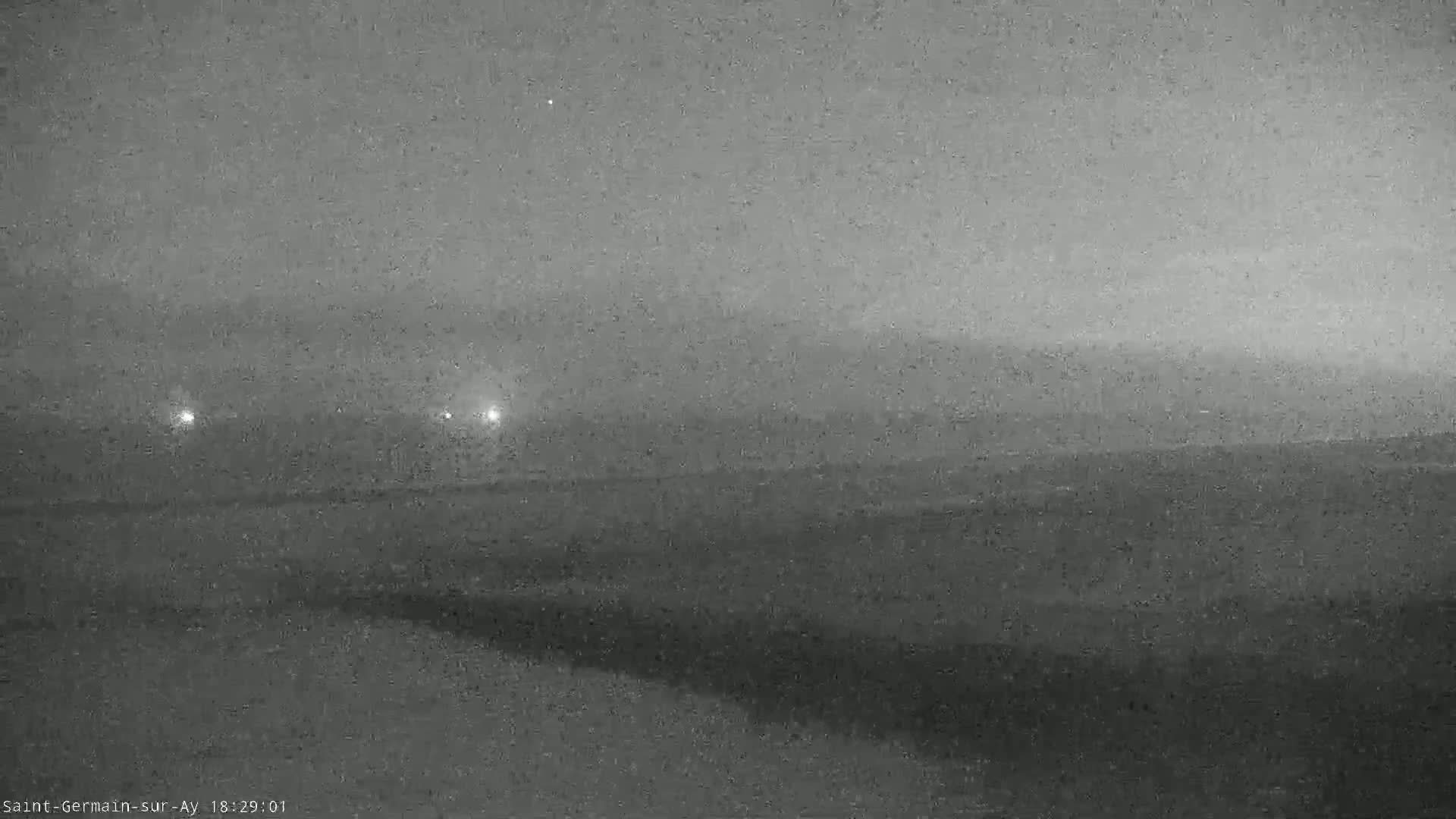 Plage de Saint-Germain-sur-Ay Beach Live Cam - Coutances, Manche, Normandie, France