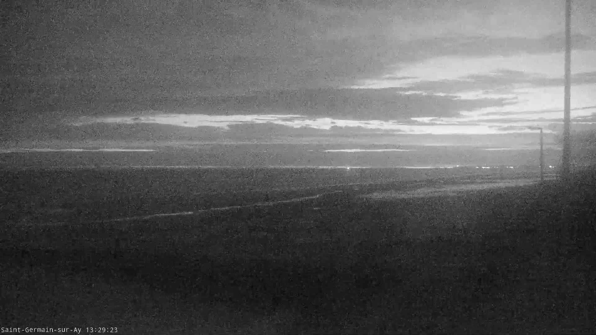 Plage de Saint-Germain-sur-Ay Beach Live Cam - Coutances, Manche, Normandie, France