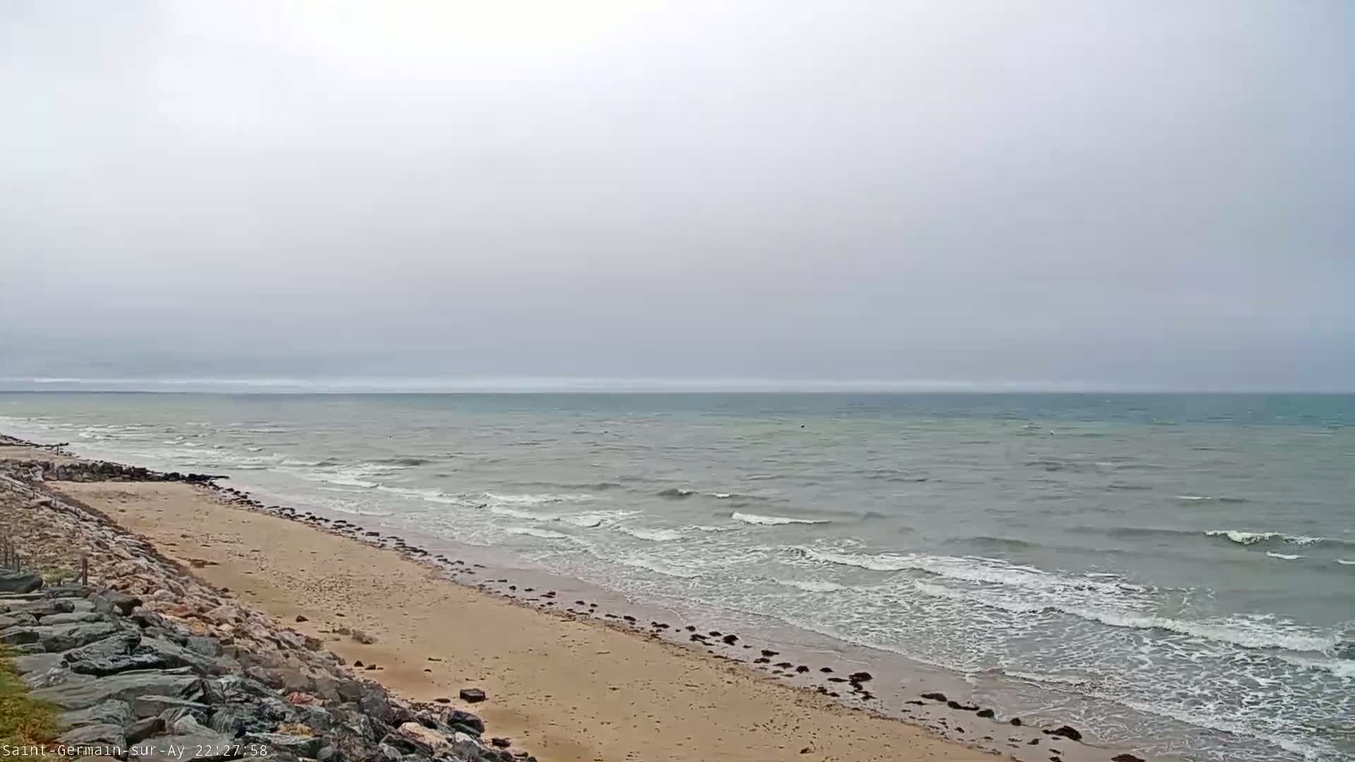 Plage de Saint-Germain-sur-Ay Beach Live Cam - Coutances, Manche, Normandie, France