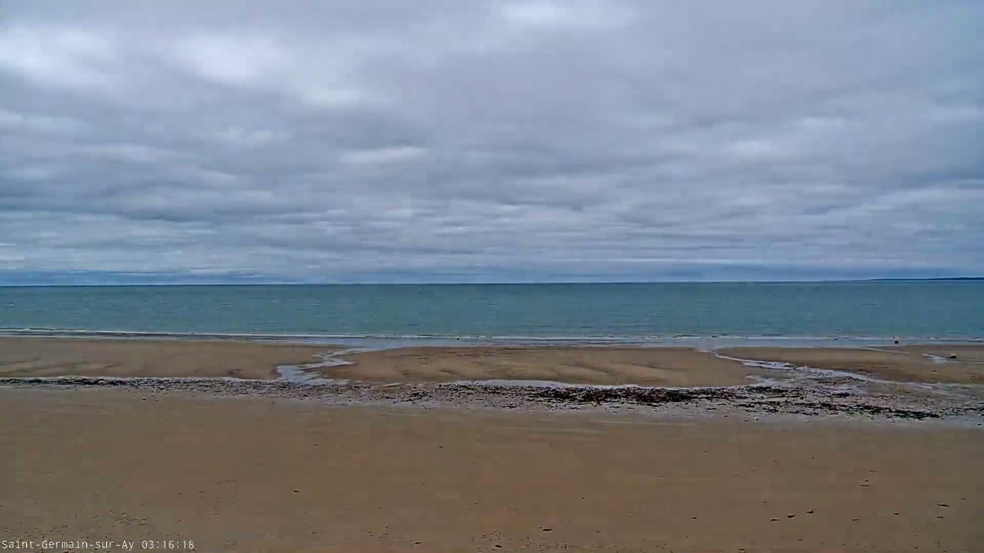 Plage de Saint-Germain-sur-Ay Beach Live Cam - Coutances, Manche, Normandie, France