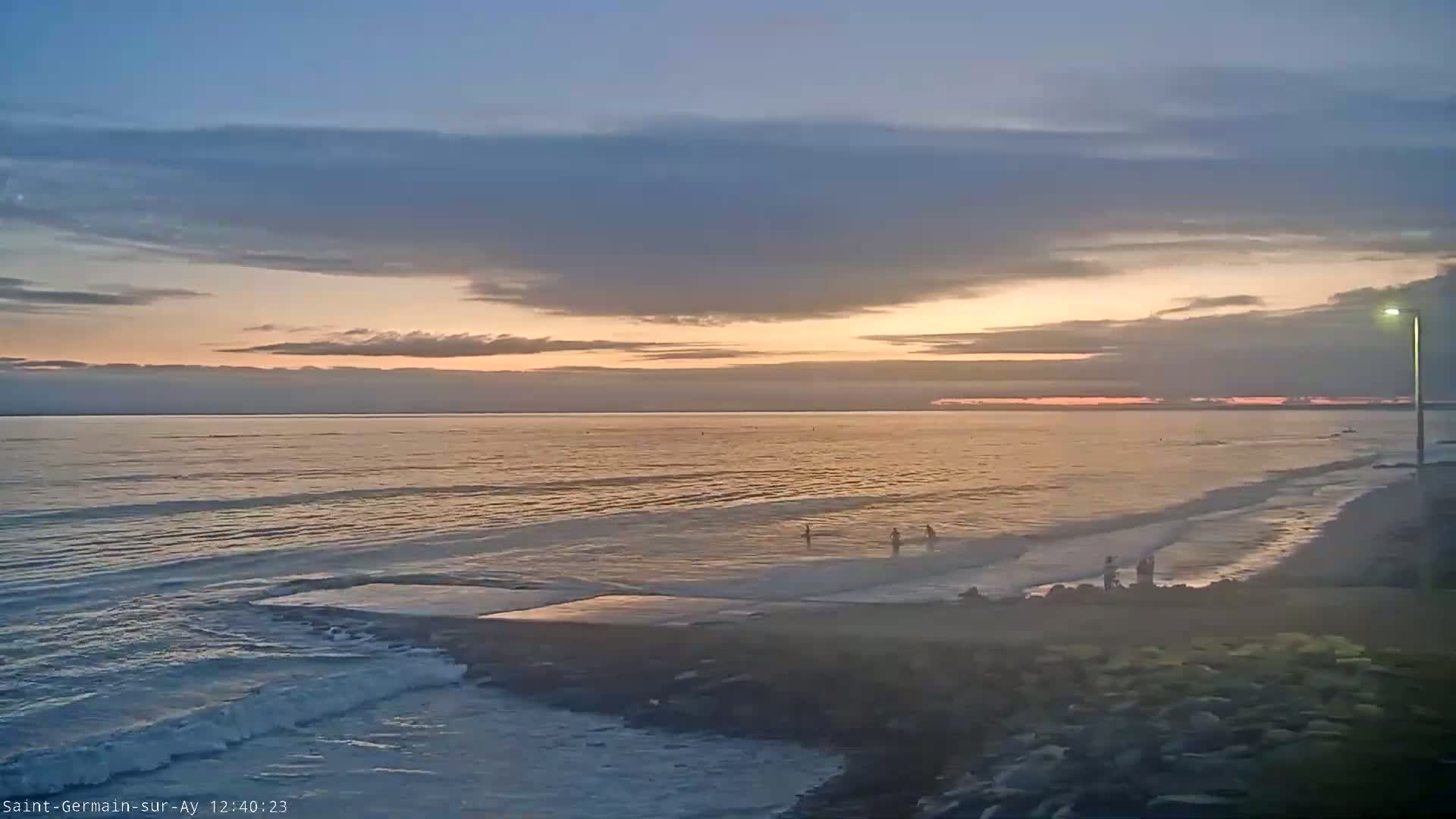 Plage de Saint-Germain-sur-Ay Beach Live Cam - Coutances, Manche, Normandie, France