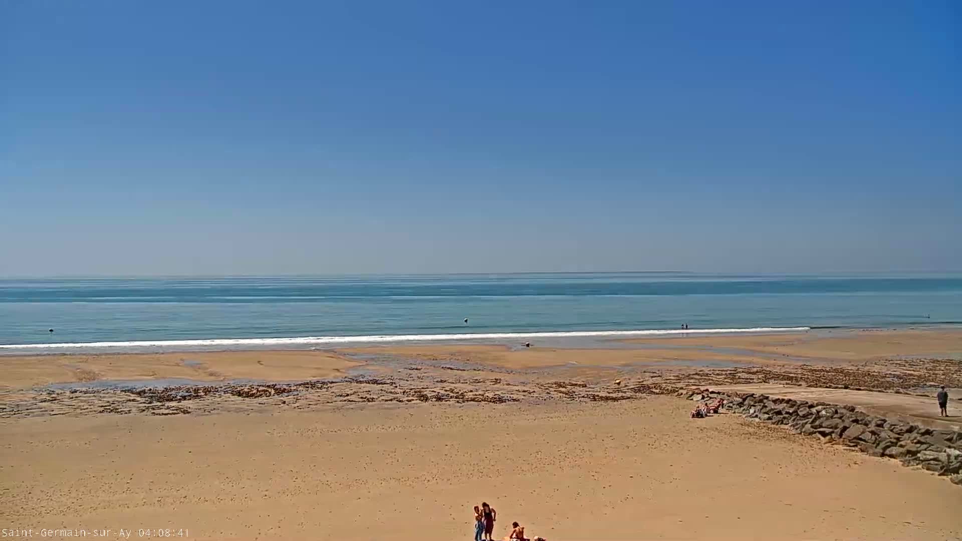 Plage de Saint-Germain-sur-Ay Beach Live Cam - Coutances, Manche, Normandie, France