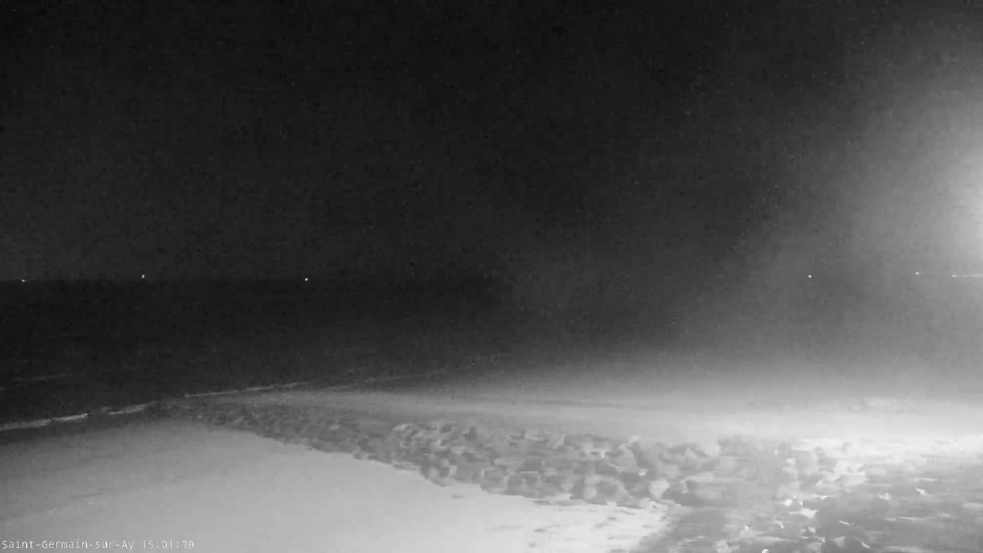 Plage de Saint-Germain-sur-Ay Beach Live Cam - Coutances, Manche, Normandie, France