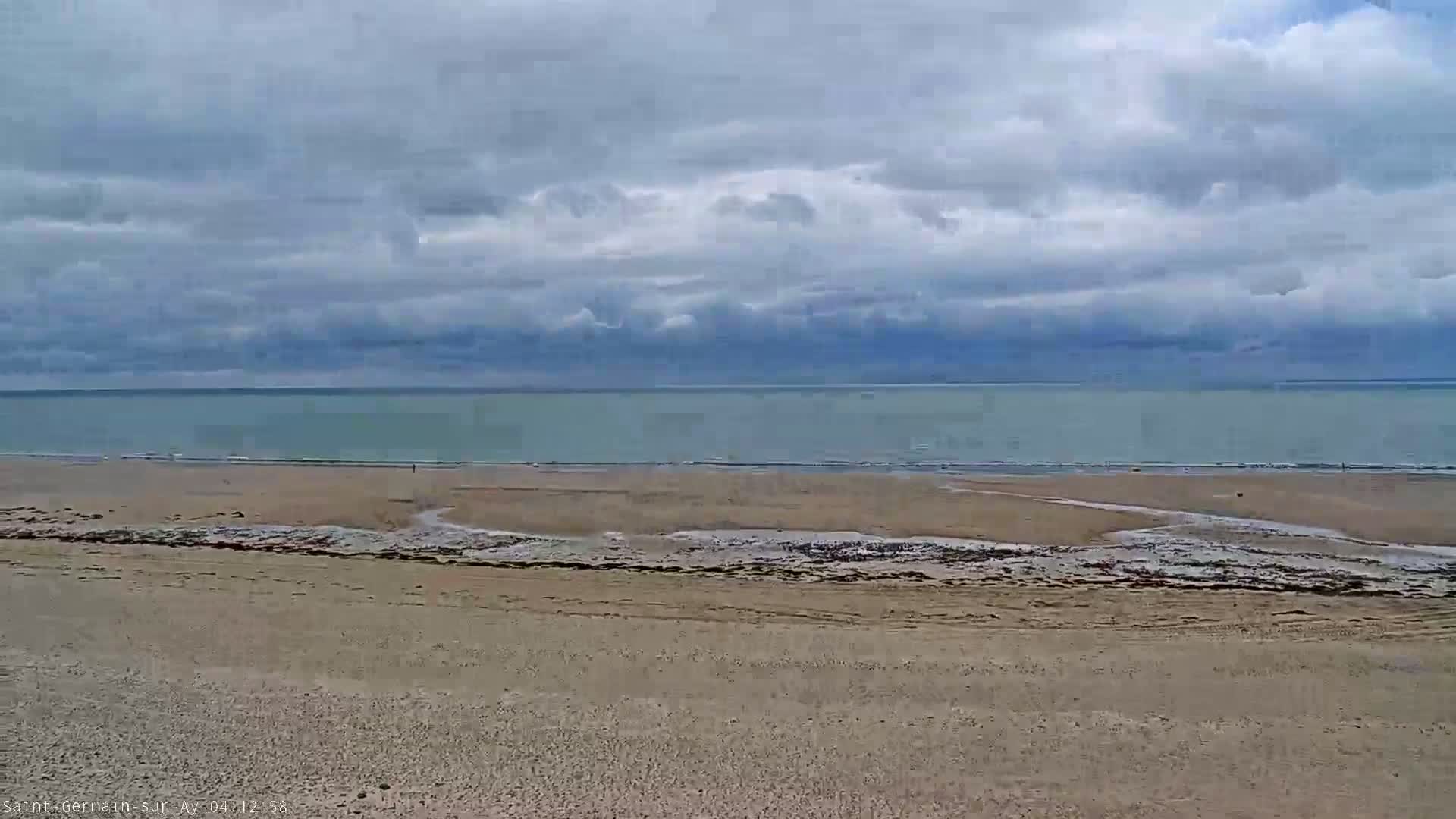 Plage de Saint-Germain-sur-Ay Beach Live Cam - Coutances, Manche, Normandie, France
