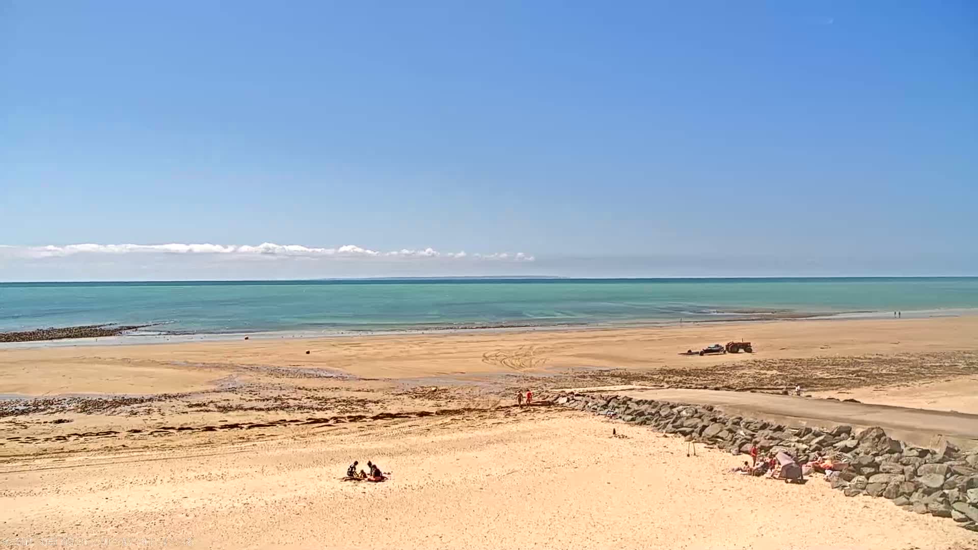 Plage de Saint-Germain-sur-Ay Beach Live Cam - Coutances, Manche, Normandie, France