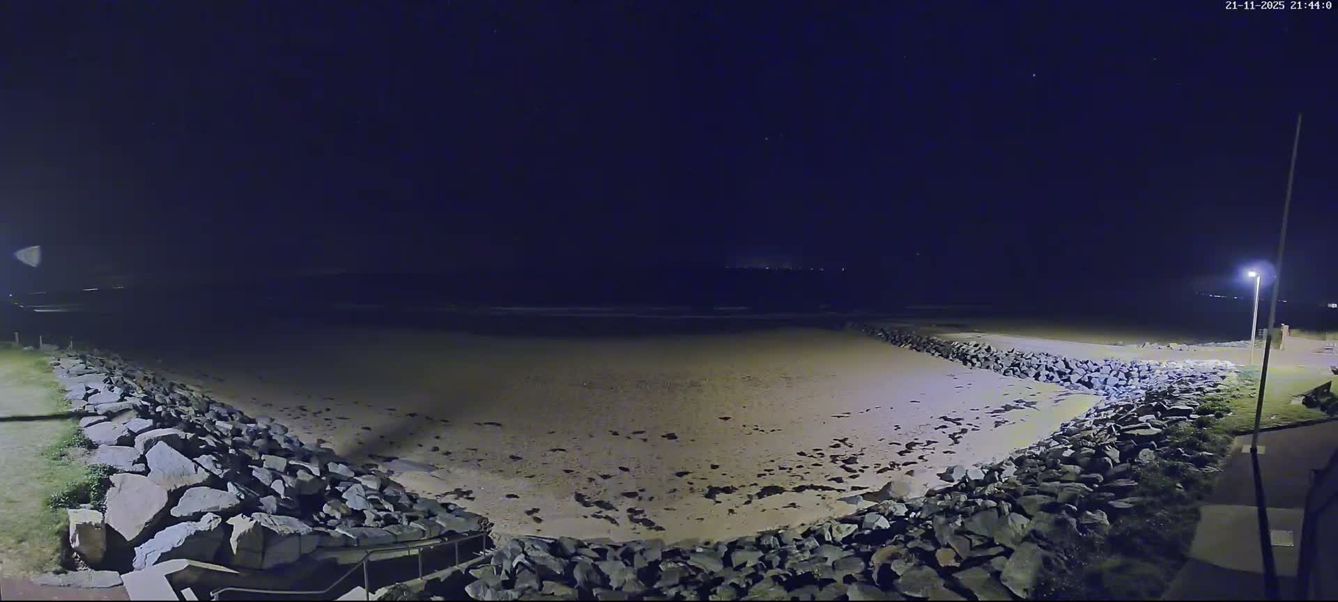 Plage de Saint-Germain-sur-Ay Beach Live Cam - Coutances, Manche, Normandie, France