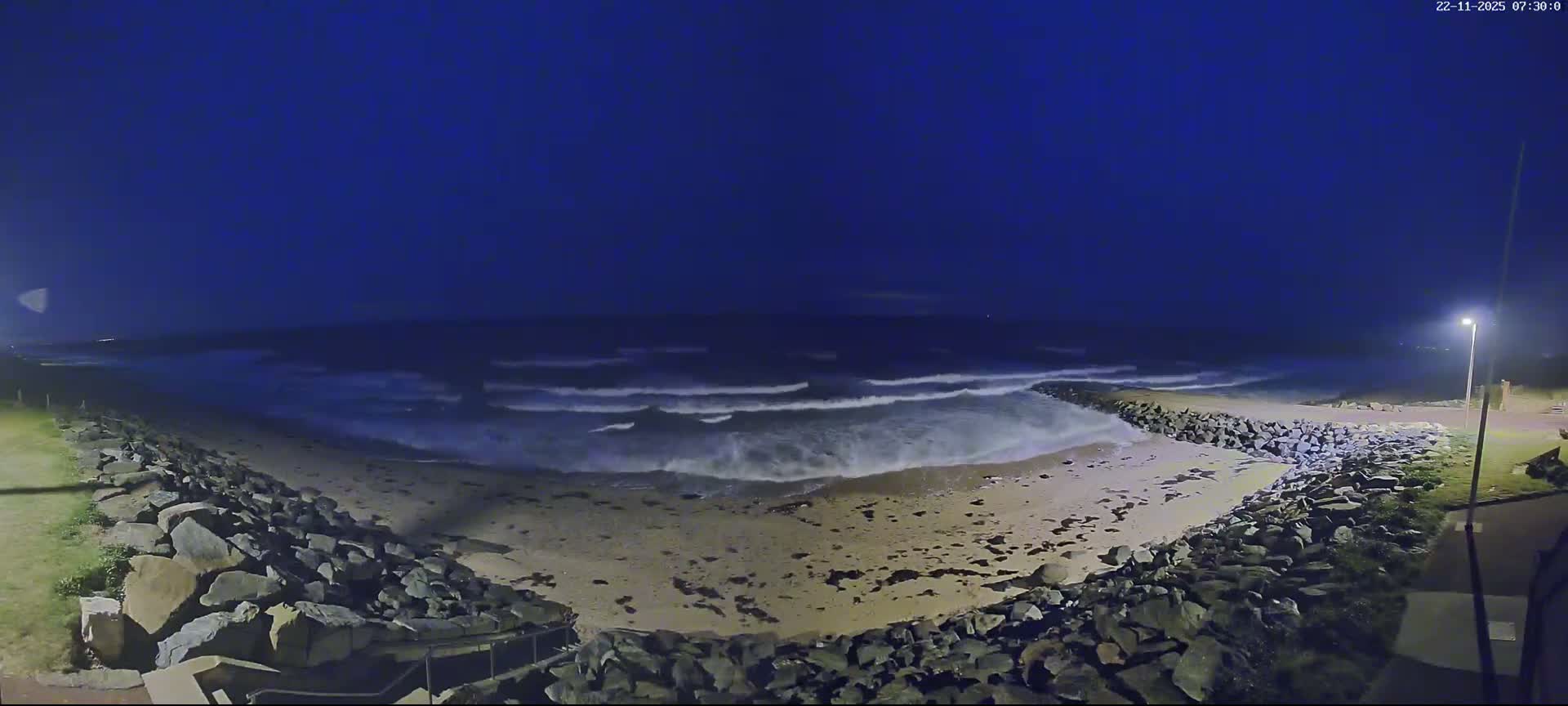 Plage de Saint-Germain-sur-Ay Beach Live Cam - Coutances, Manche, Normandie, France