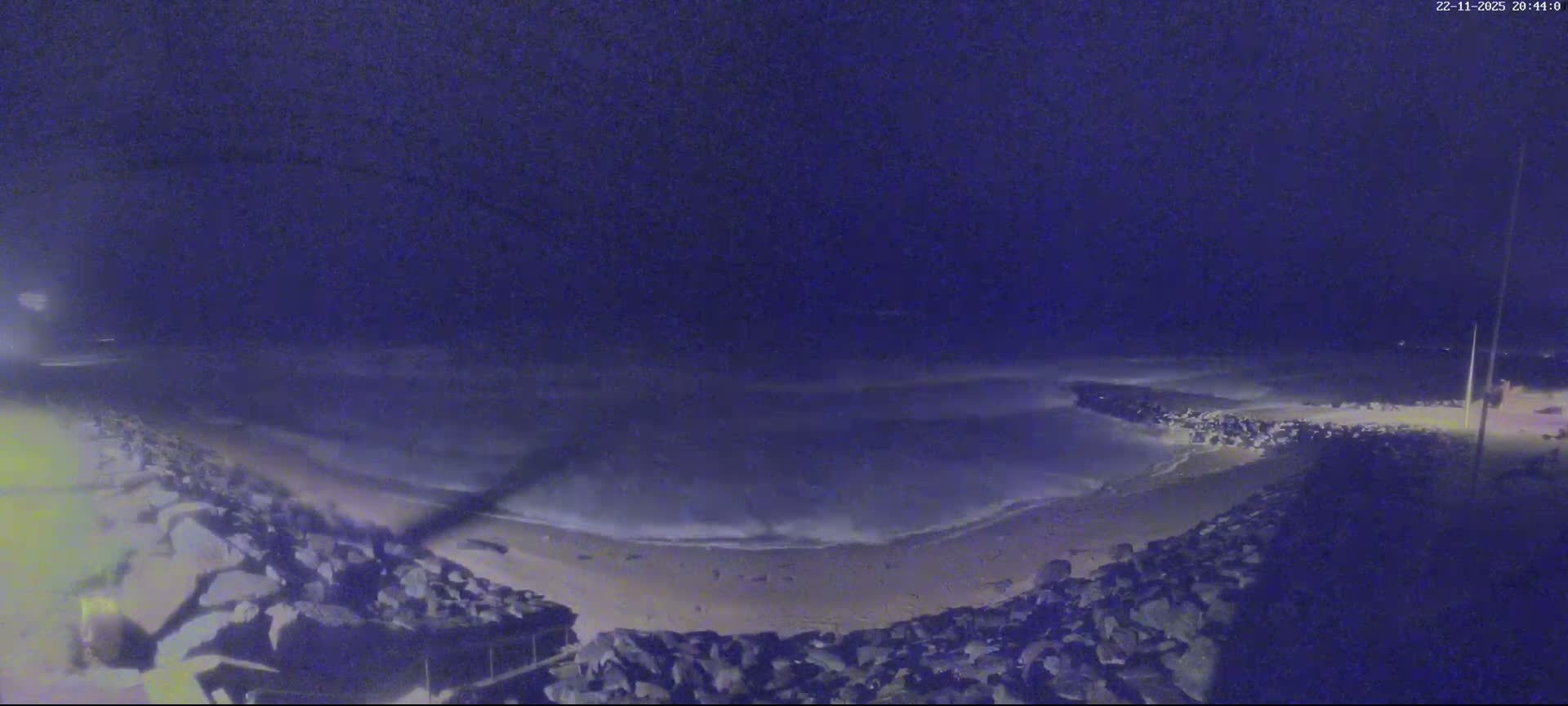 Plage de Saint-Germain-sur-Ay Beach Live Cam - Coutances, Manche, Normandie, France