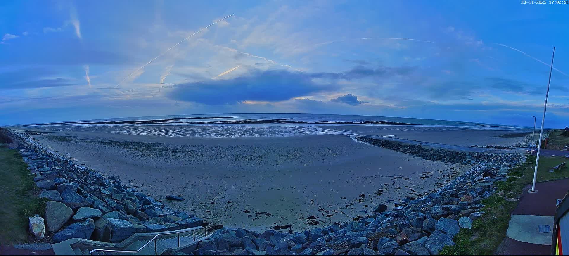 Plage de Saint-Germain-sur-Ay Beach Live Cam - Coutances, Manche, Normandie, France