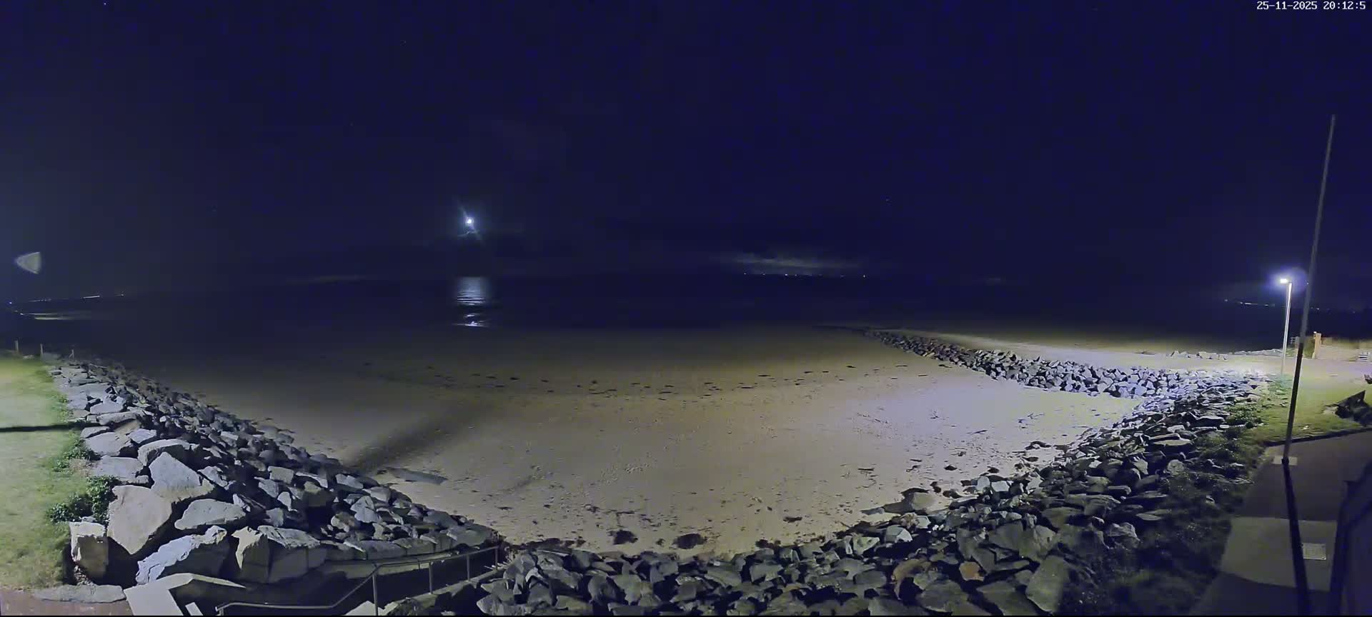 Plage de Saint-Germain-sur-Ay Beach Live Cam - Coutances, Manche, Normandie, France
