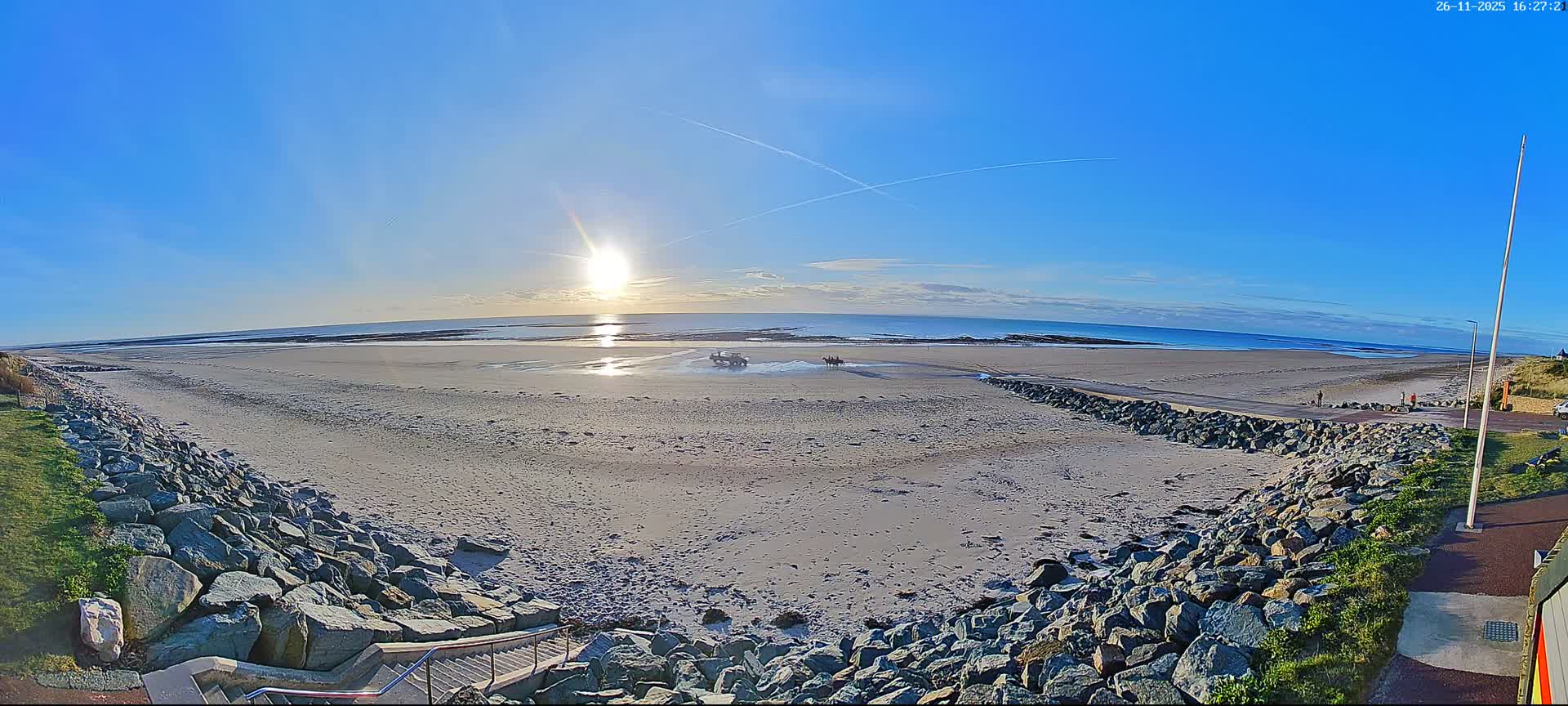Plage de Saint-Germain-sur-Ay Beach Live Cam - Coutances, Manche, Normandie, France