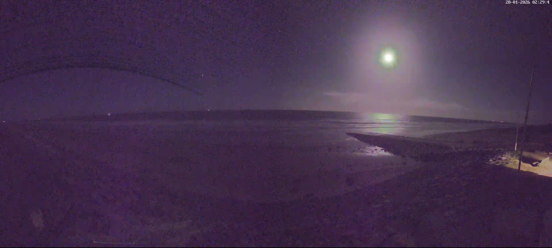 Plage de Saint-Germain-sur-Ay Beach Live Cam - Coutances, Manche, Normandie, France