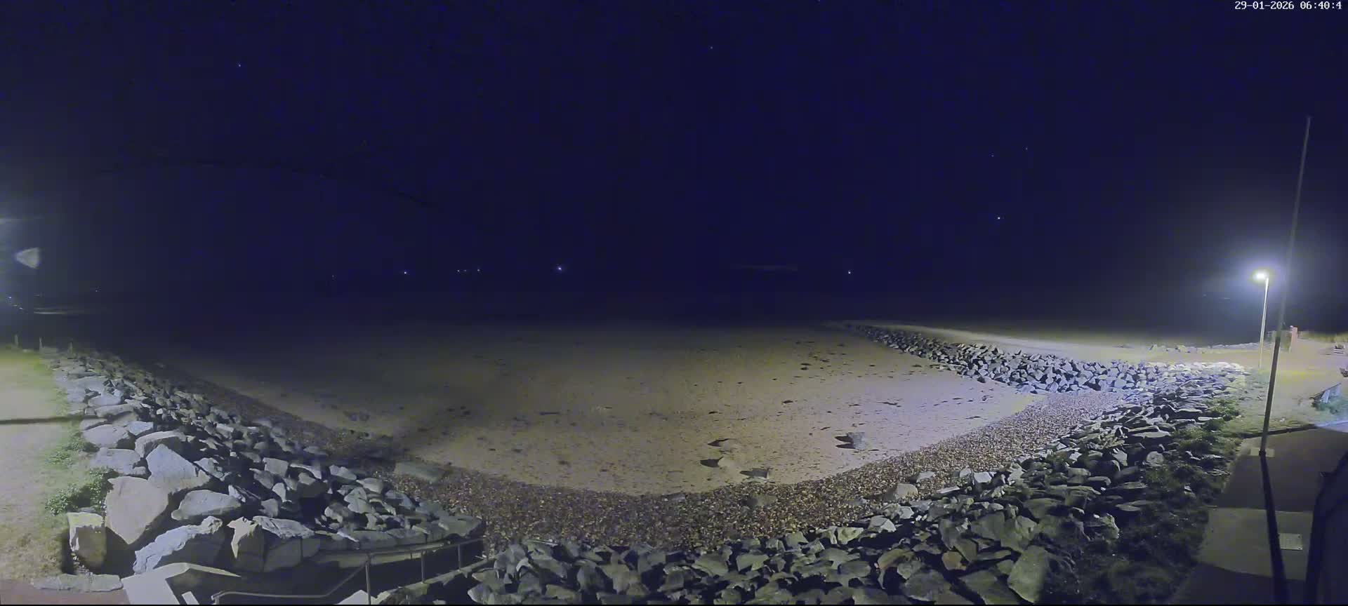 Plage de Saint-Germain-sur-Ay Beach Live Cam - Coutances, Manche, Normandie, France