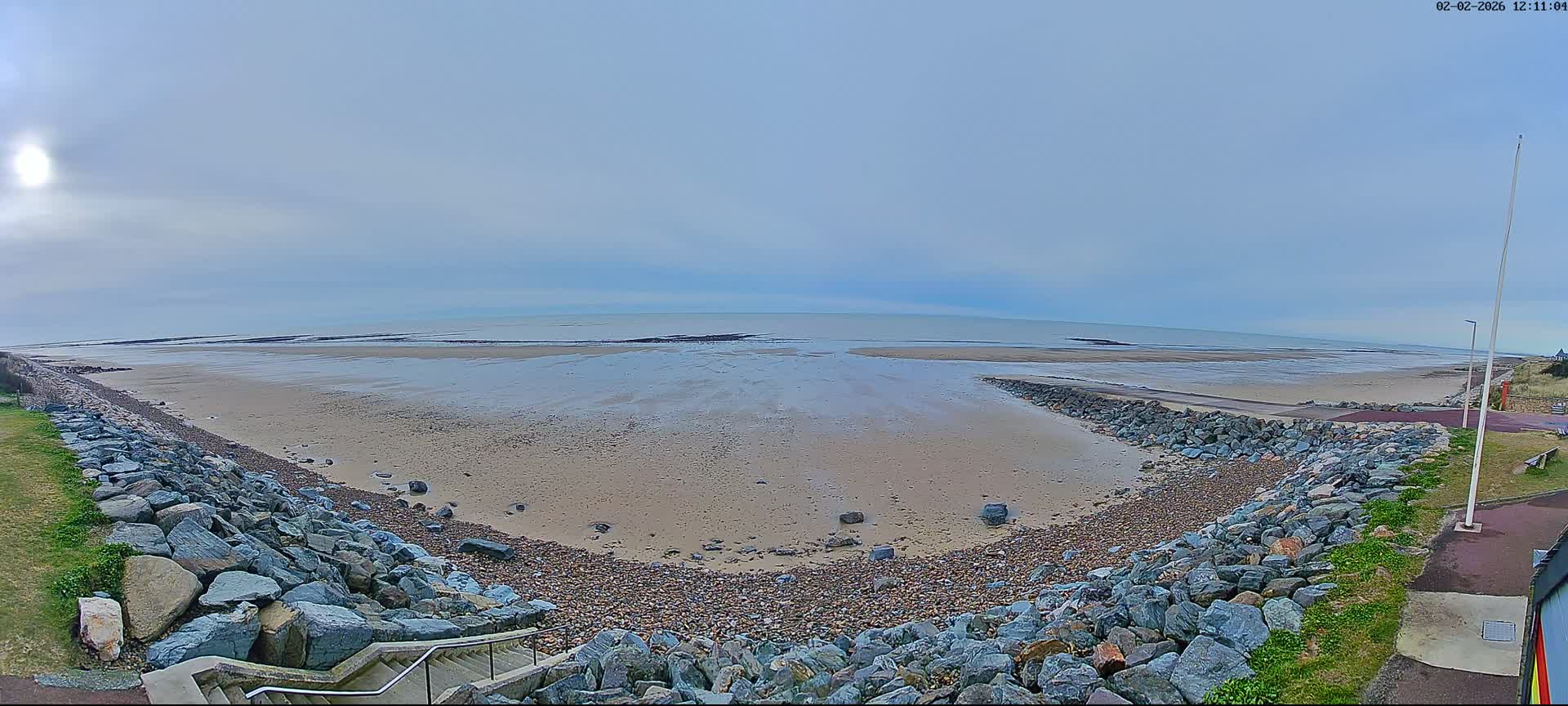 Plage de Saint-Germain-sur-Ay Beach Live Cam - Coutances, Manche, Normandie, France