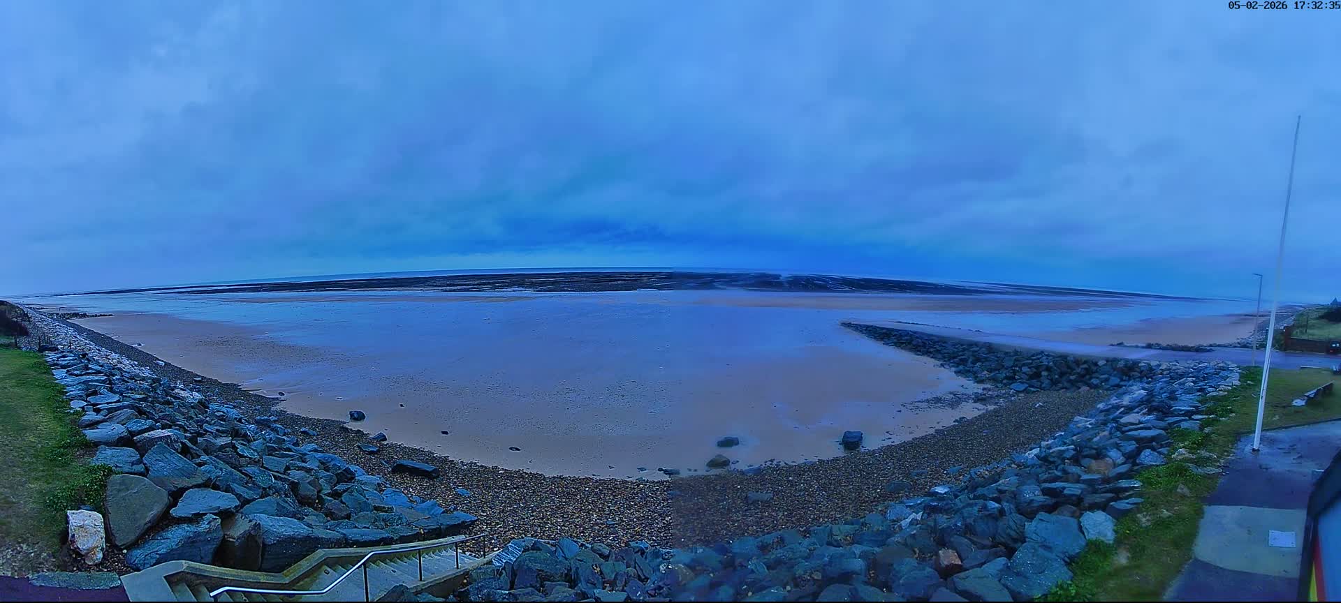 Plage de Saint-Germain-sur-Ay Beach Live Cam - Coutances, Manche, Normandie, France
