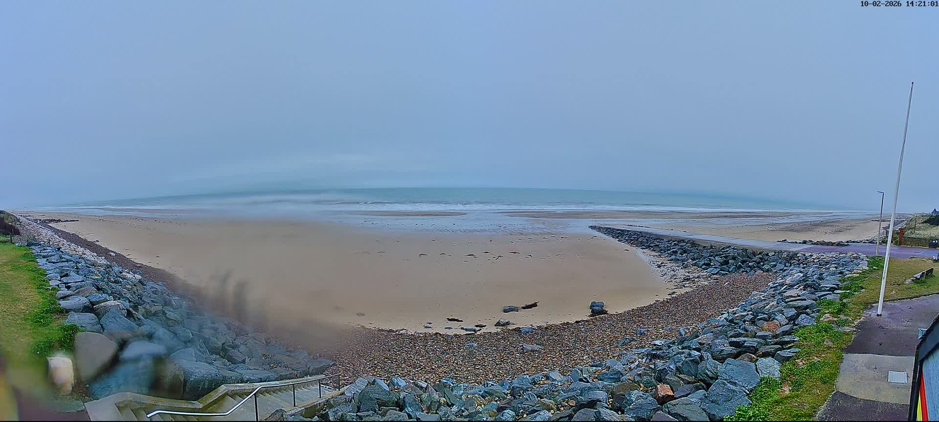 Plage de Saint-Germain-sur-Ay Beach Live Cam - Coutances, Manche, Normandie, France