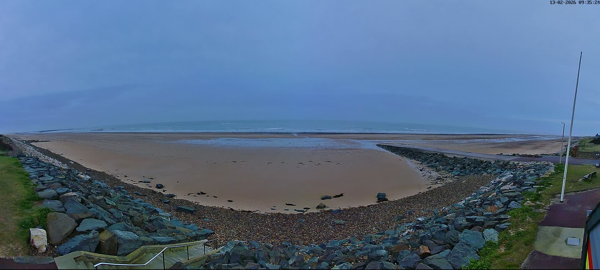 Plage de Saint-Germain-sur-Ay Beach Live Cam - Coutances, Manche, Normandie, France