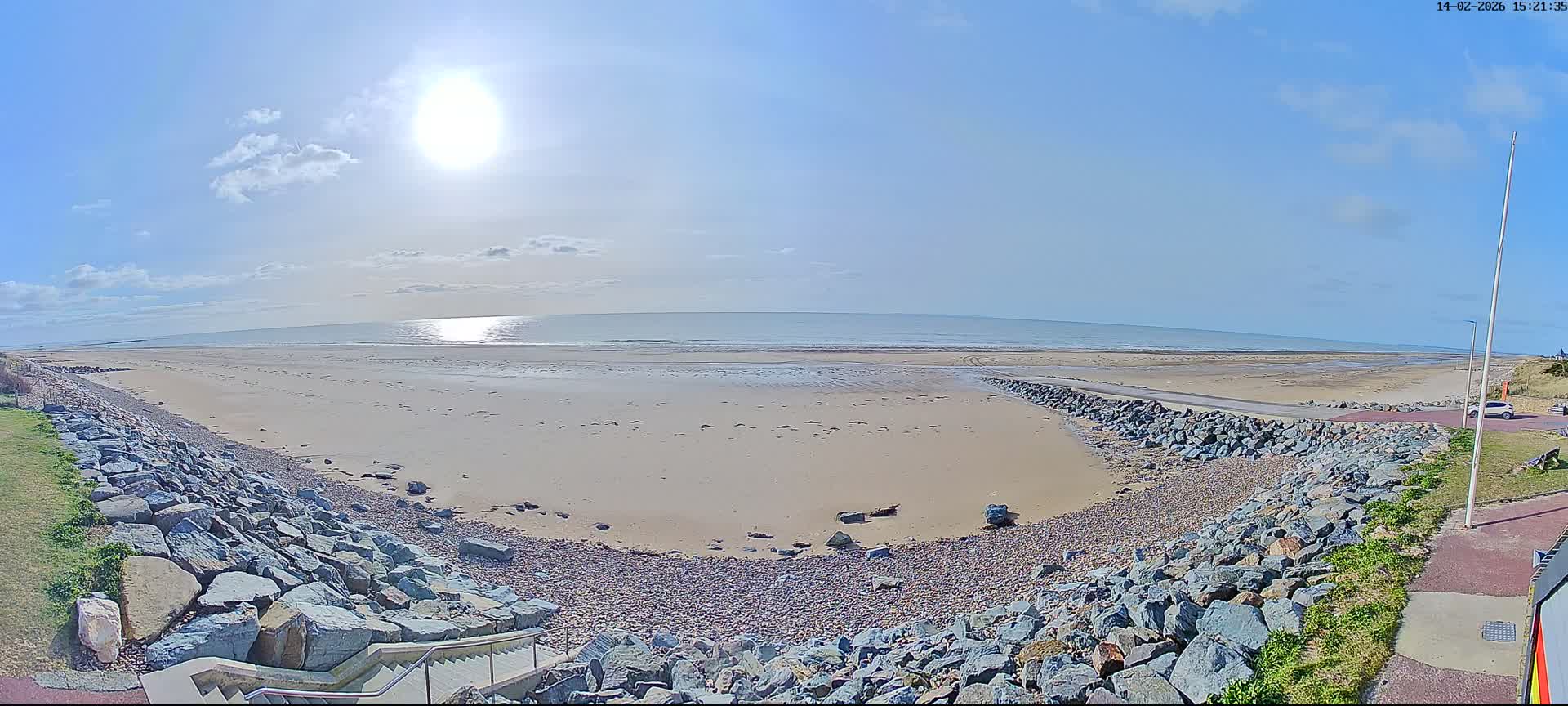 Plage de Saint-Germain-sur-Ay Beach Live Cam - Coutances, Manche, Normandie, France