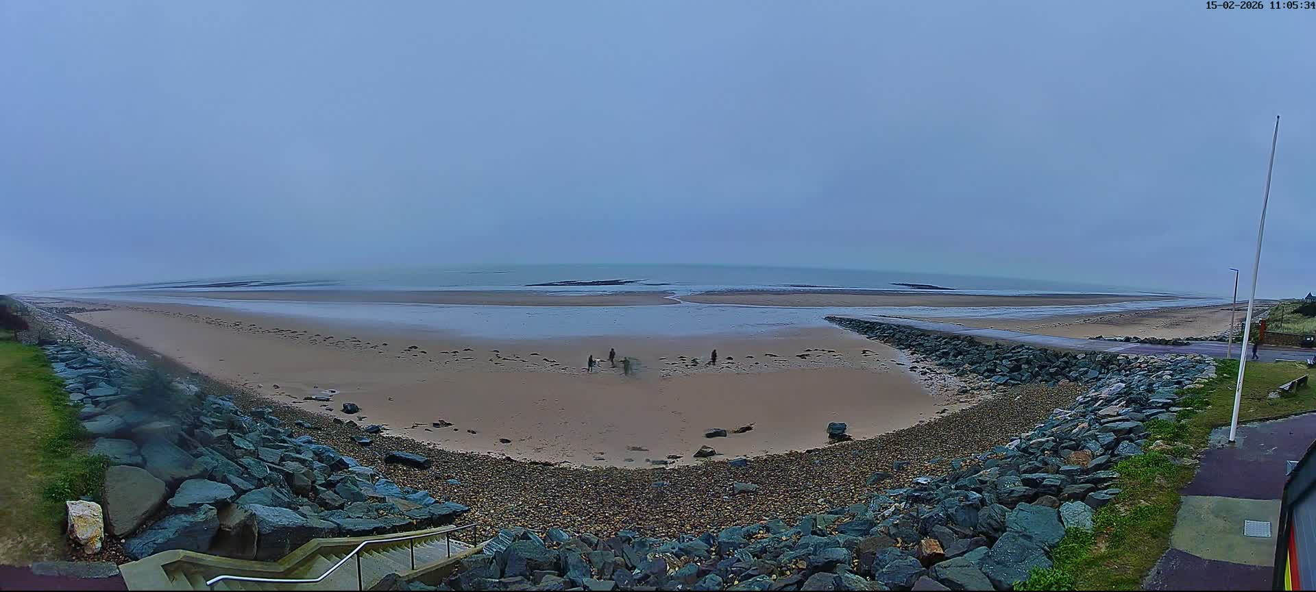 Plage de Saint-Germain-sur-Ay Beach Live Cam - Coutances, Manche, Normandie, France