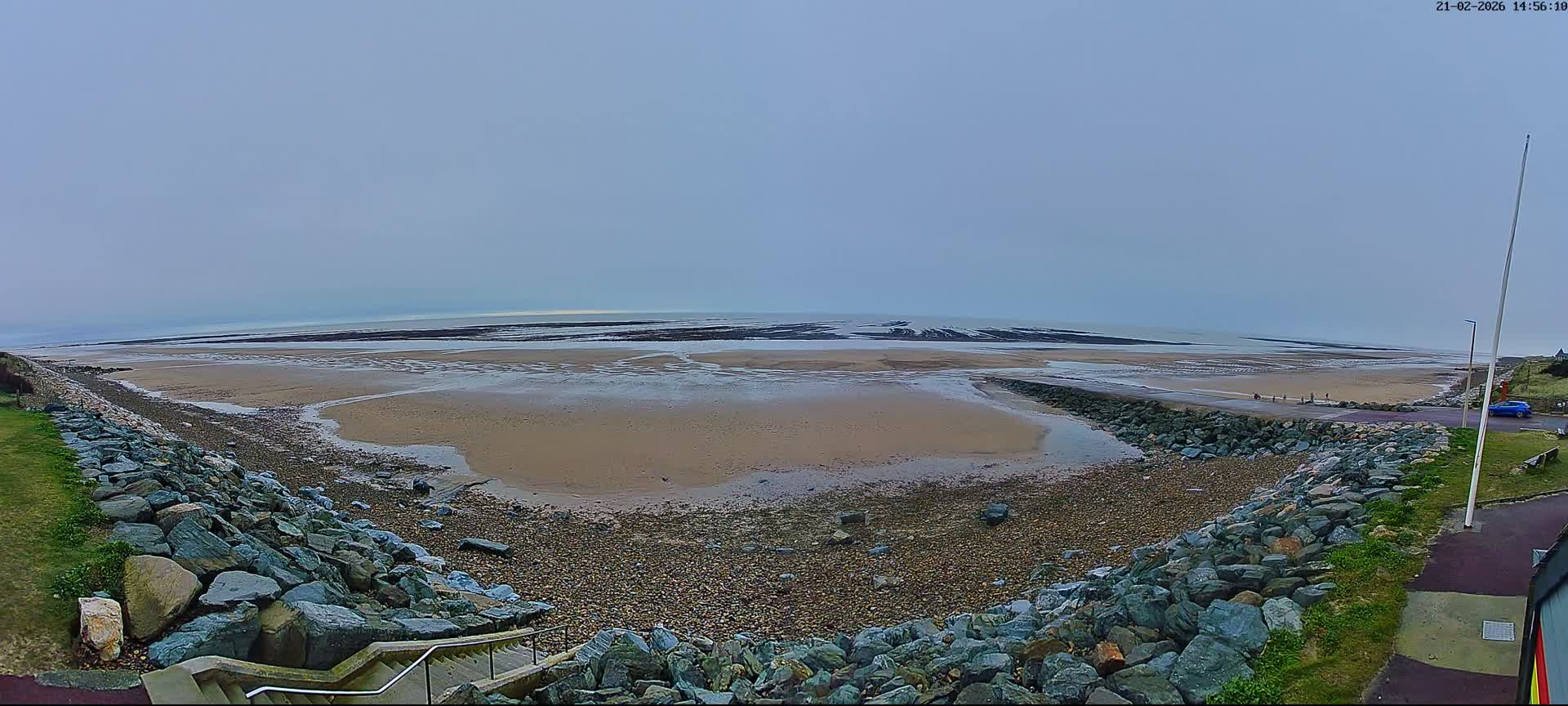 Plage de Saint-Germain-sur-Ay Beach Live Cam - Coutances, Manche, Normandie, France