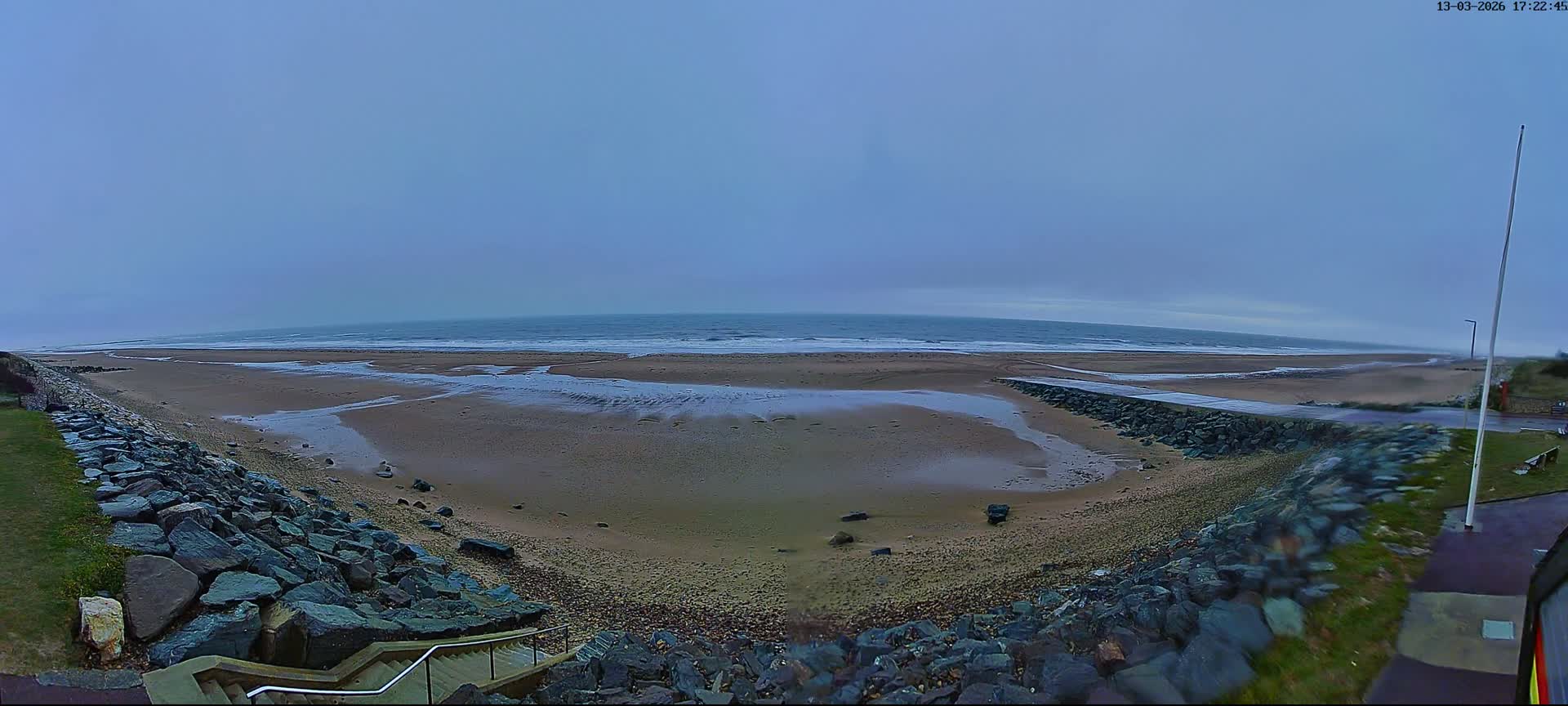 Plage de Saint-Germain-sur-Ay Beach Live Cam - Coutances, Manche, Normandie, France