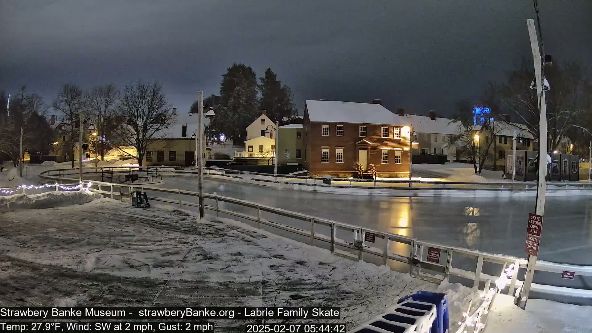  Ice Skating - Patio Cam at Strawbery Banke, Porsmouth , Live Camera, New Hampshire 