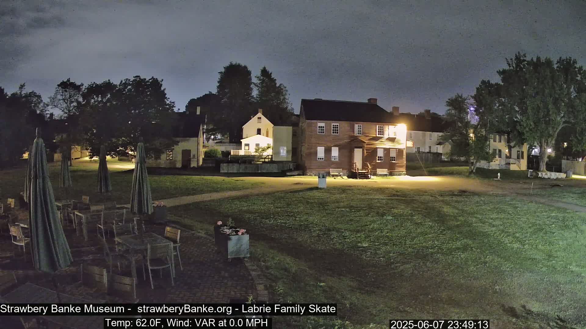  Ice Skating - Patio Cam at Strawbery Banke, Porsmouth , Live Camera, New Hampshire 